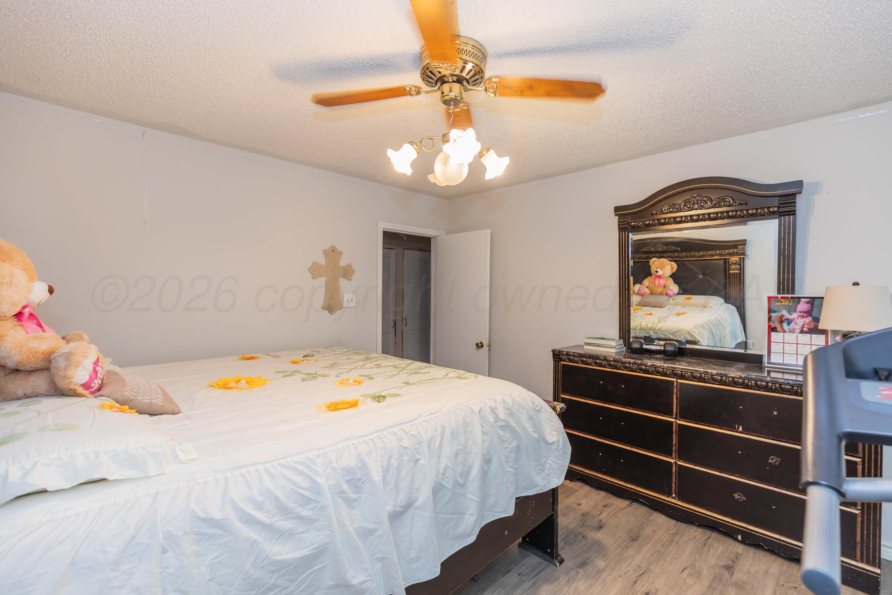 905 N Travis Street Property Photo 29