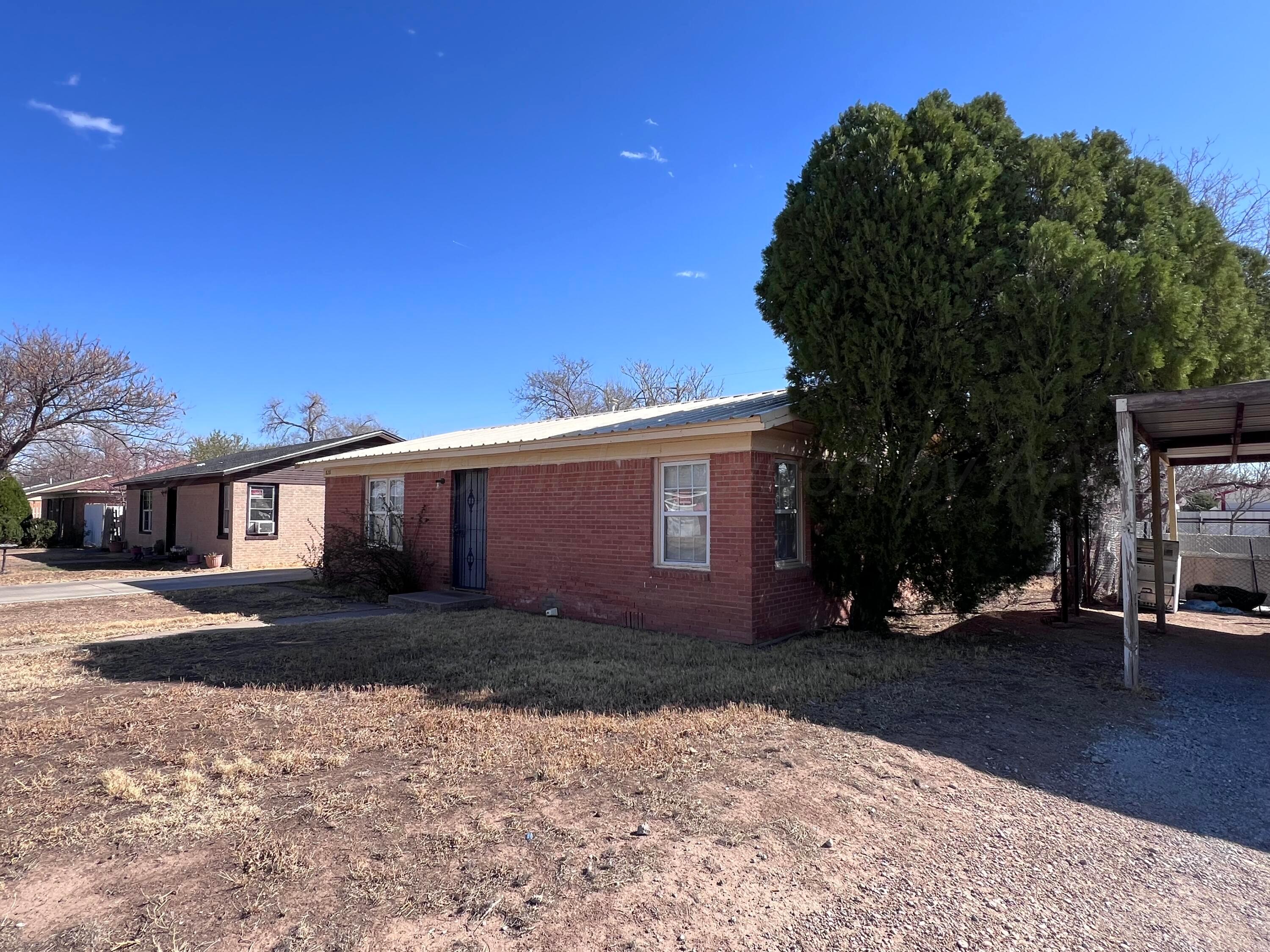 828 Blevins Street Property Photo 3