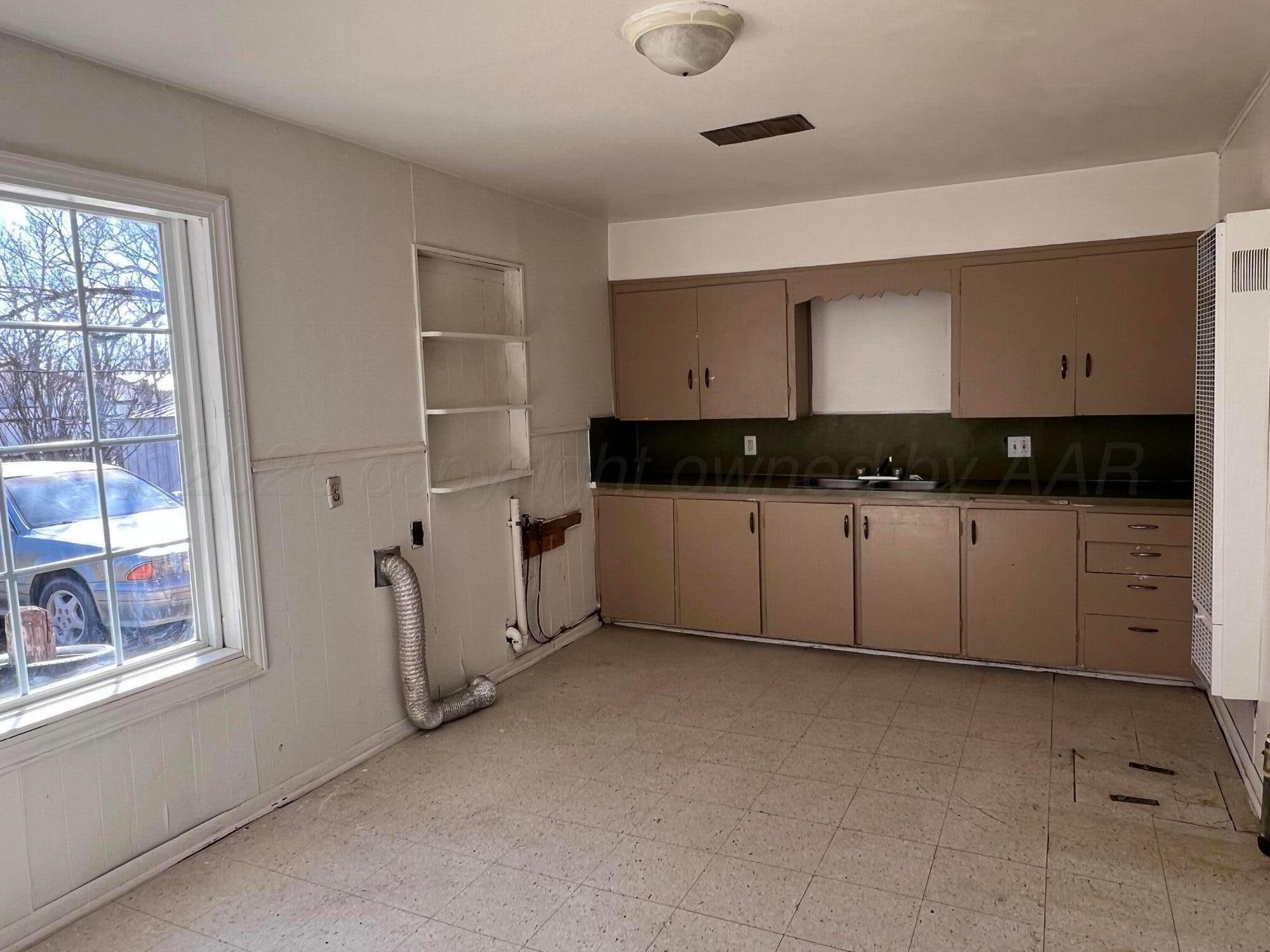 828 Blevins Street Property Photo 7