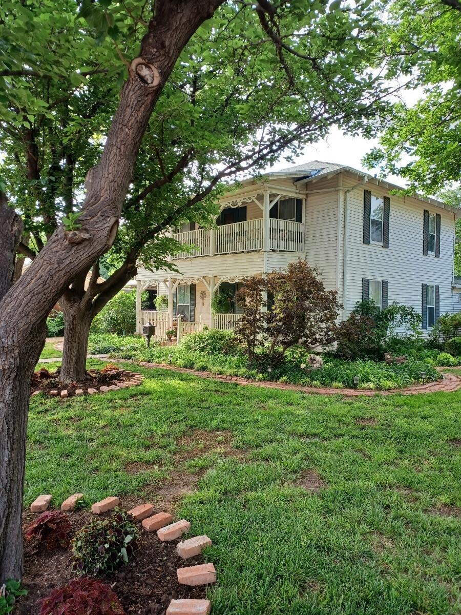 1000 5th Avenue Property Photo 3