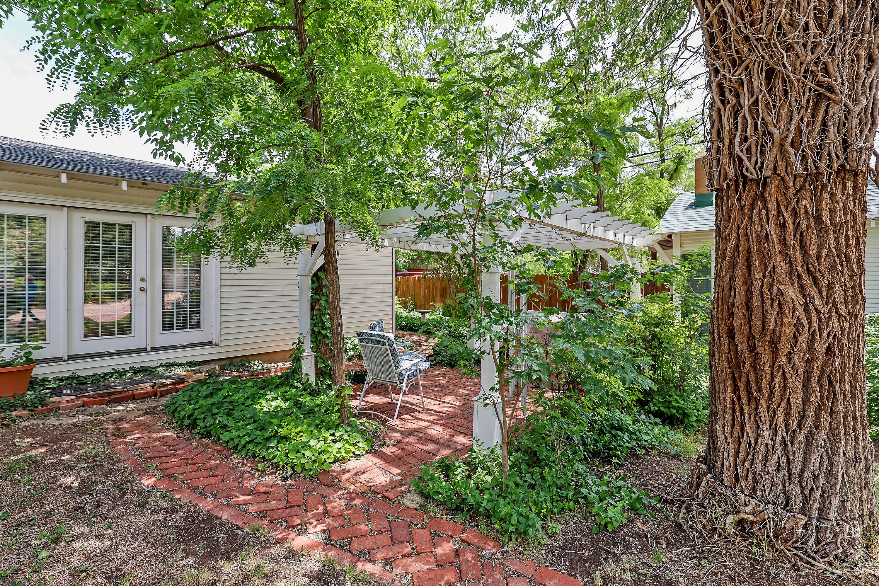 1000 5th Avenue Property Photo 5
