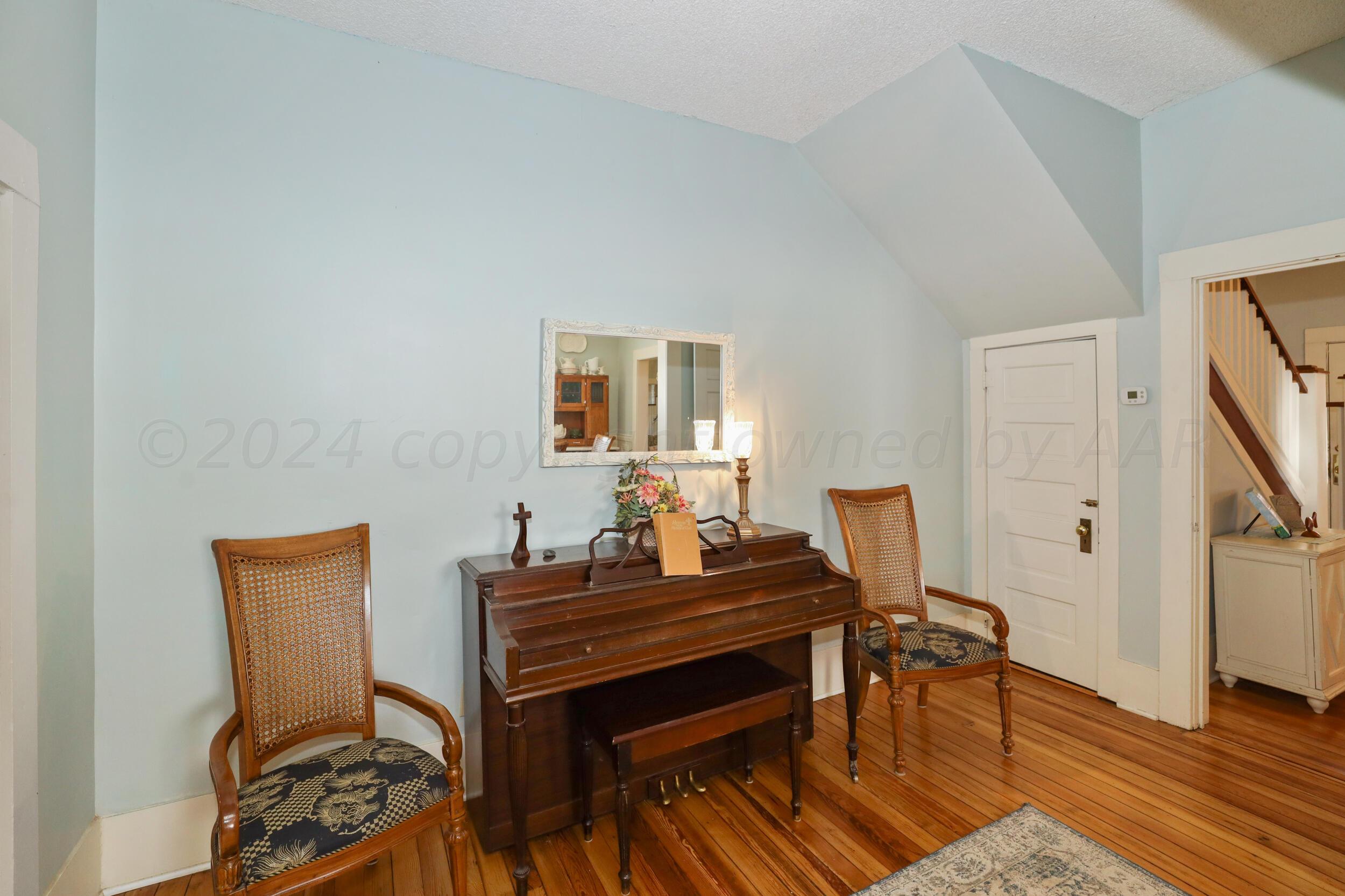 1000 5th Avenue Property Photo 12