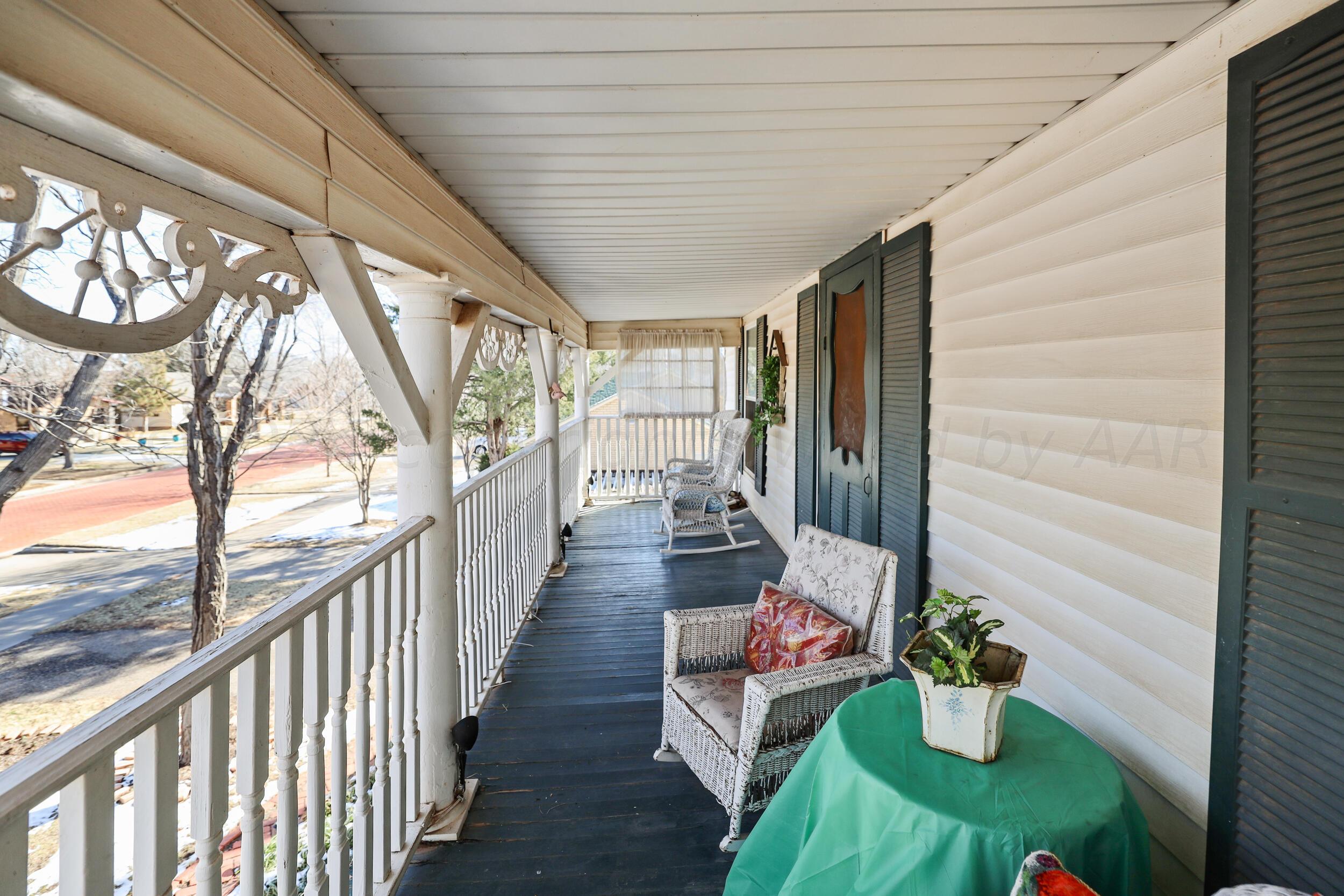 1000 5th Avenue Property Photo 15