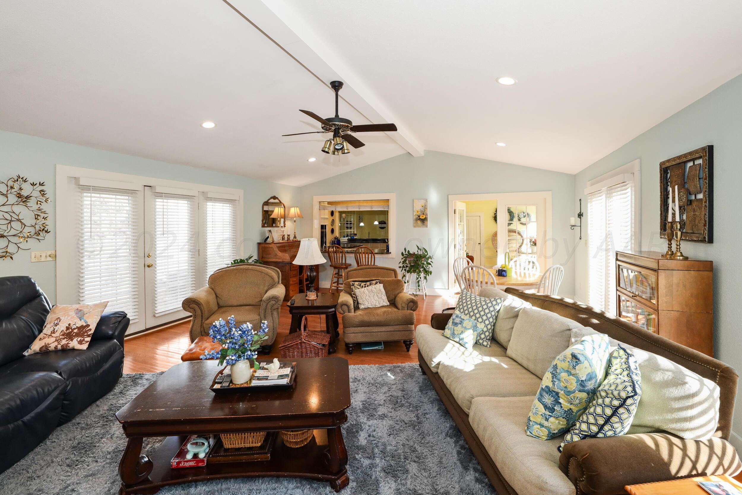 1000 5th Avenue Property Photo 26