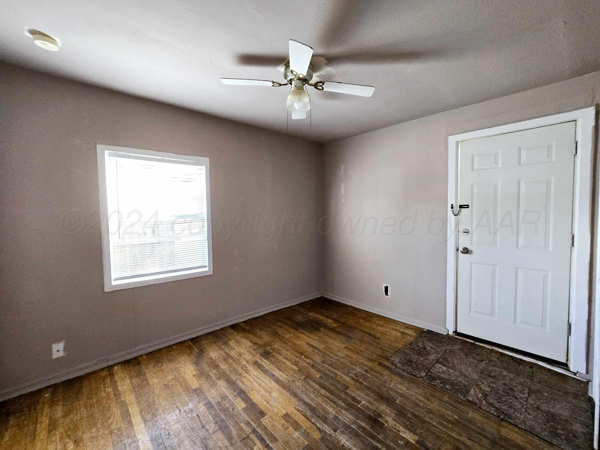 402 S Rusk Street Property Photo 7
