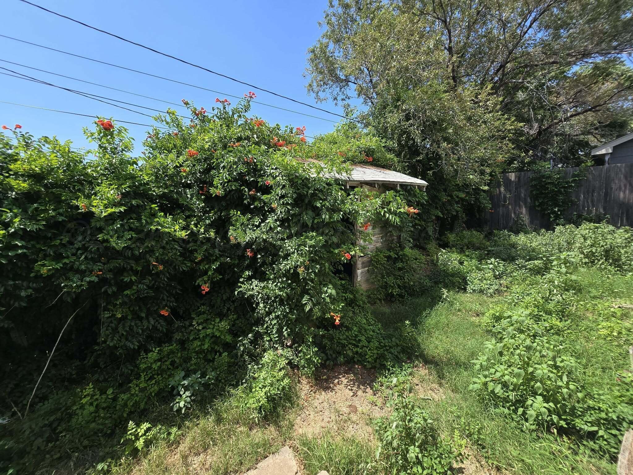 402 S Rusk Street Property Photo 10