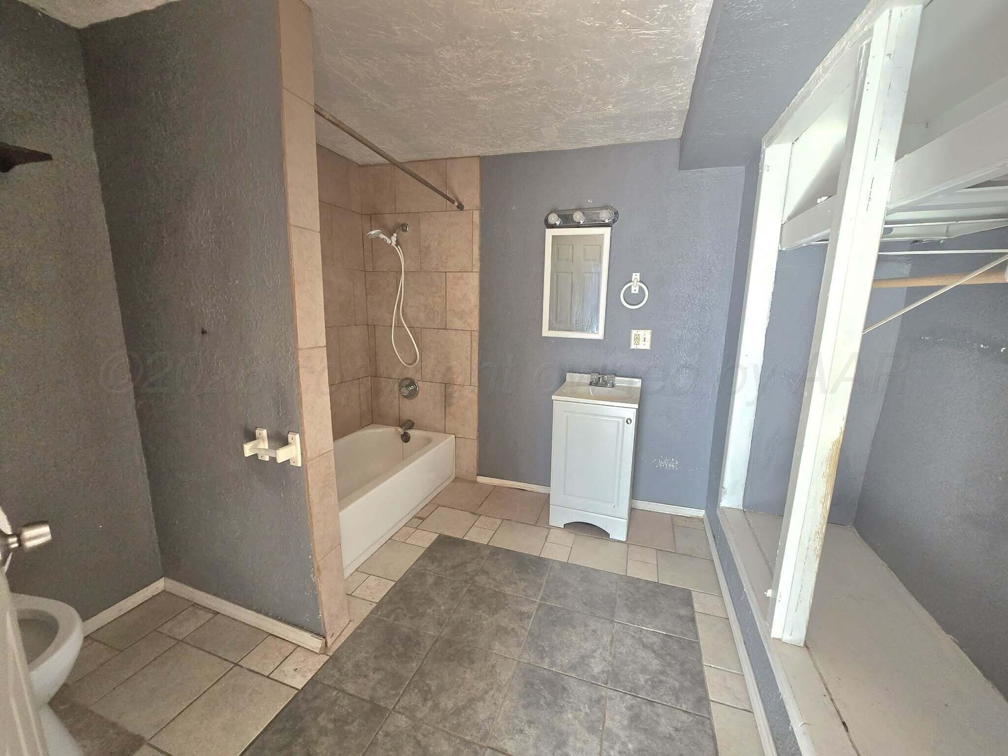 402 S Rusk Street Property Photo 17