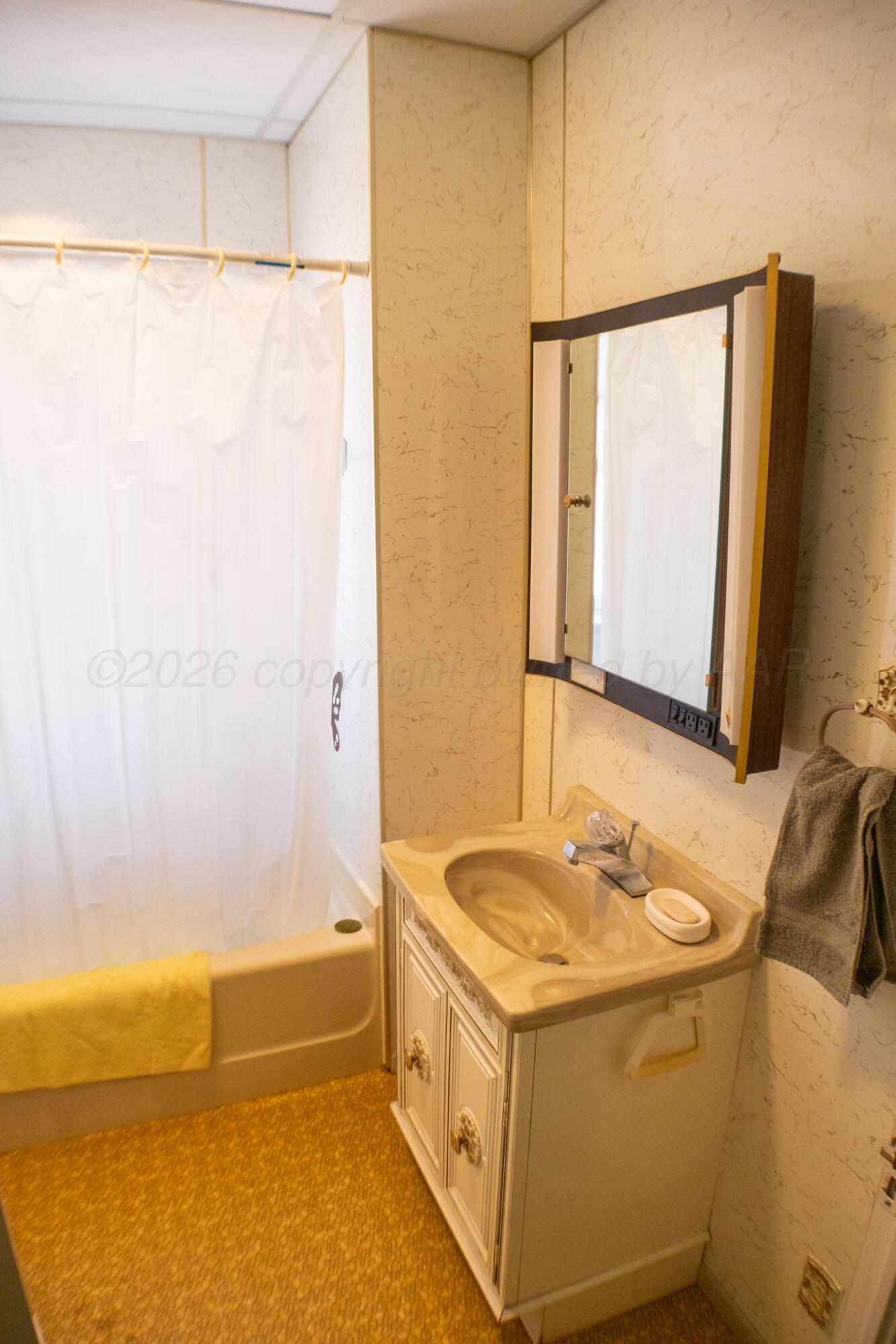302 E 6th Street Property Photo 12