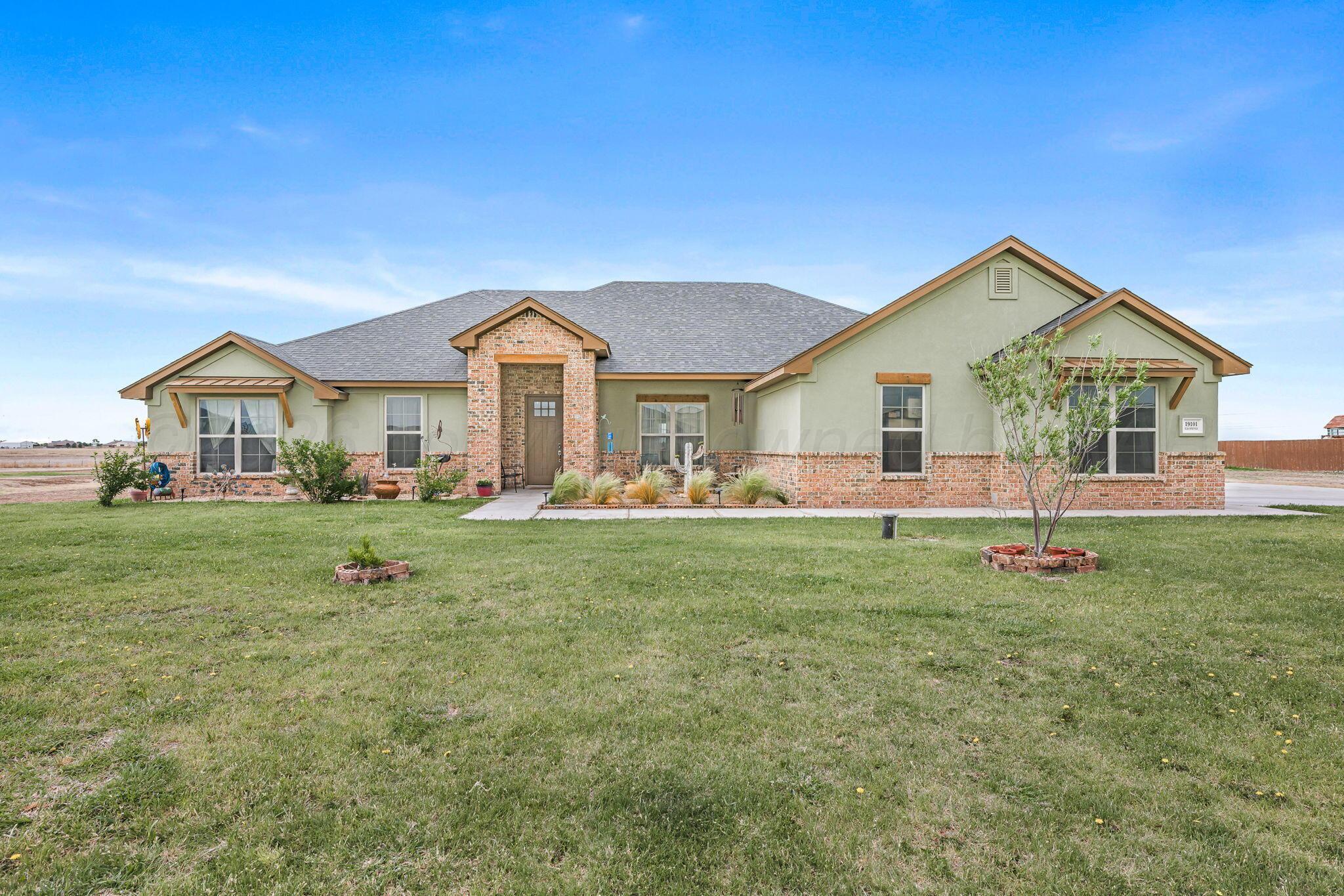 19101 ELK SPRINGS Road Property Photo 1