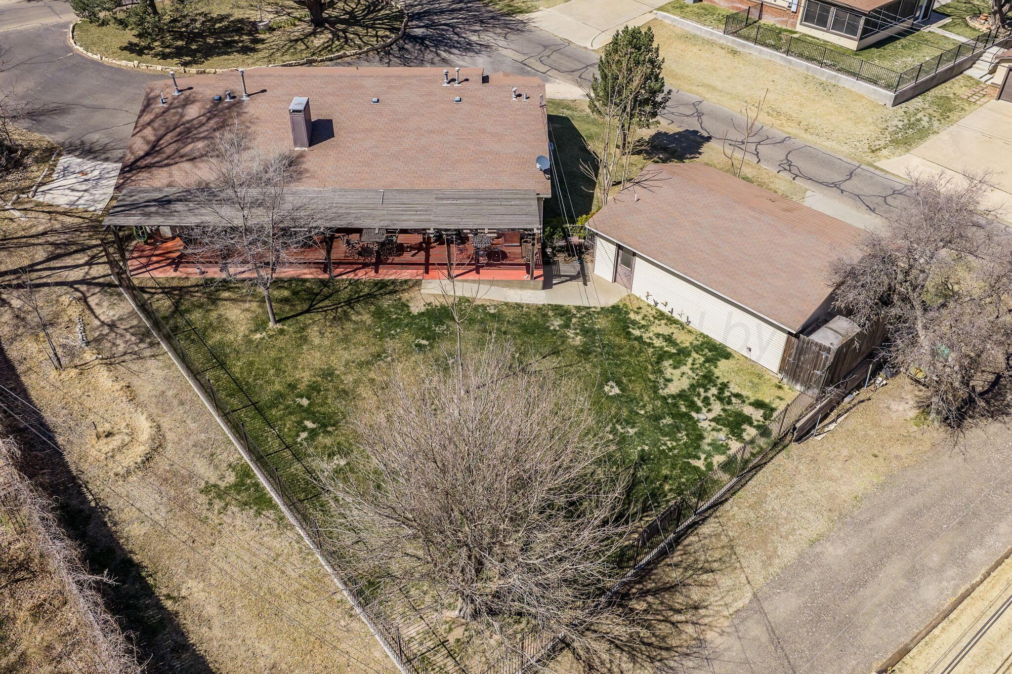 509 S Shore Drive Property Photo 2