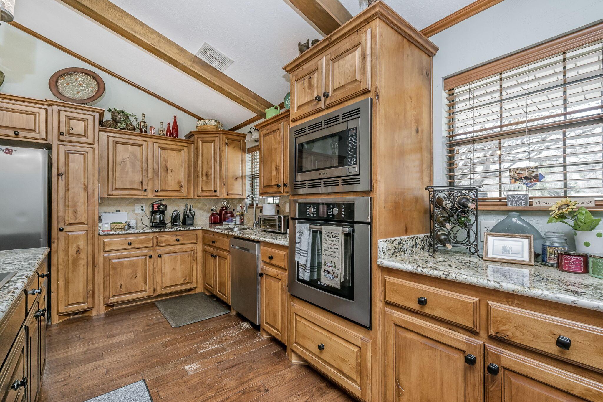 509 S Shore Drive Property Photo 7
