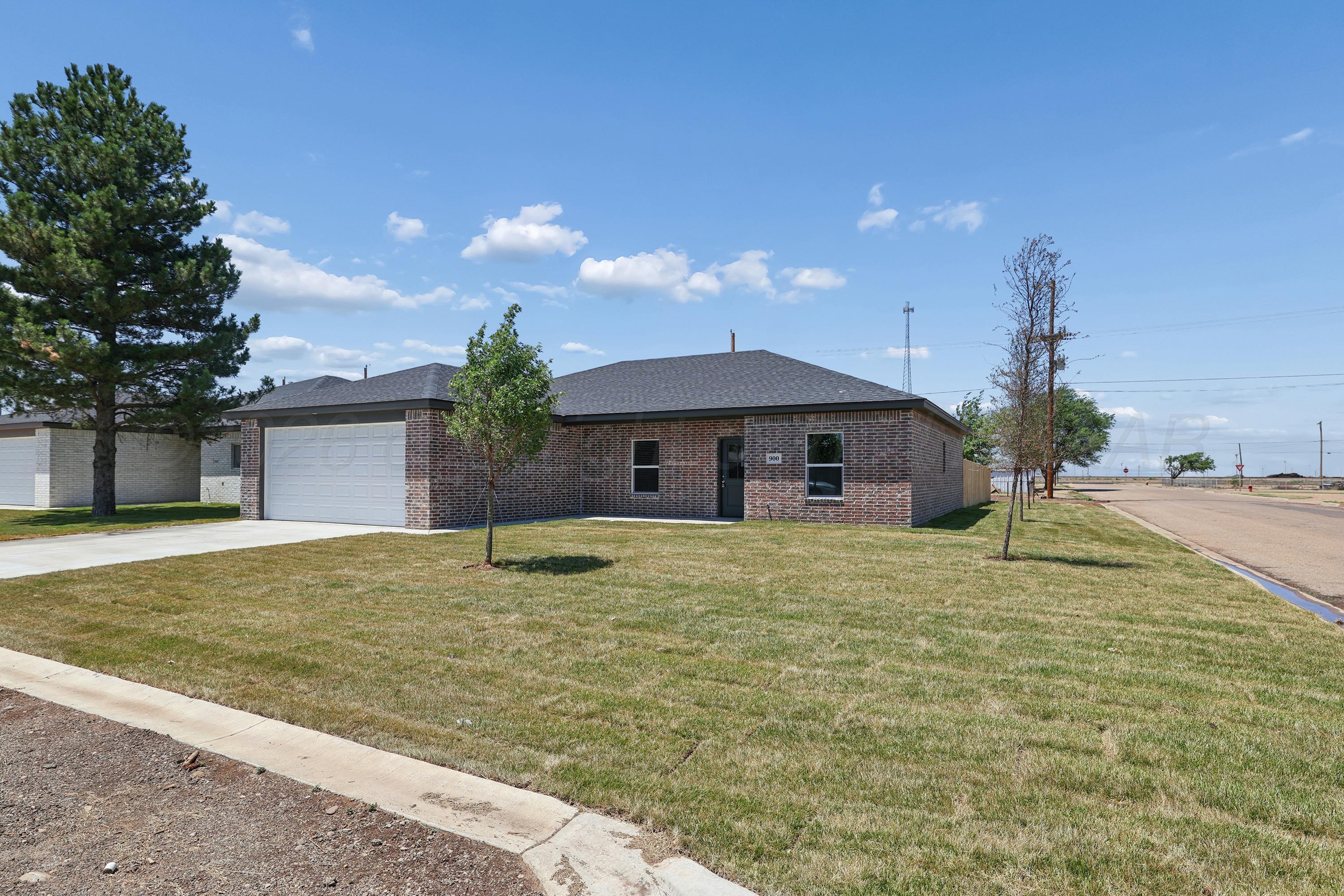 900 W Maple Avenue Property Photo 4