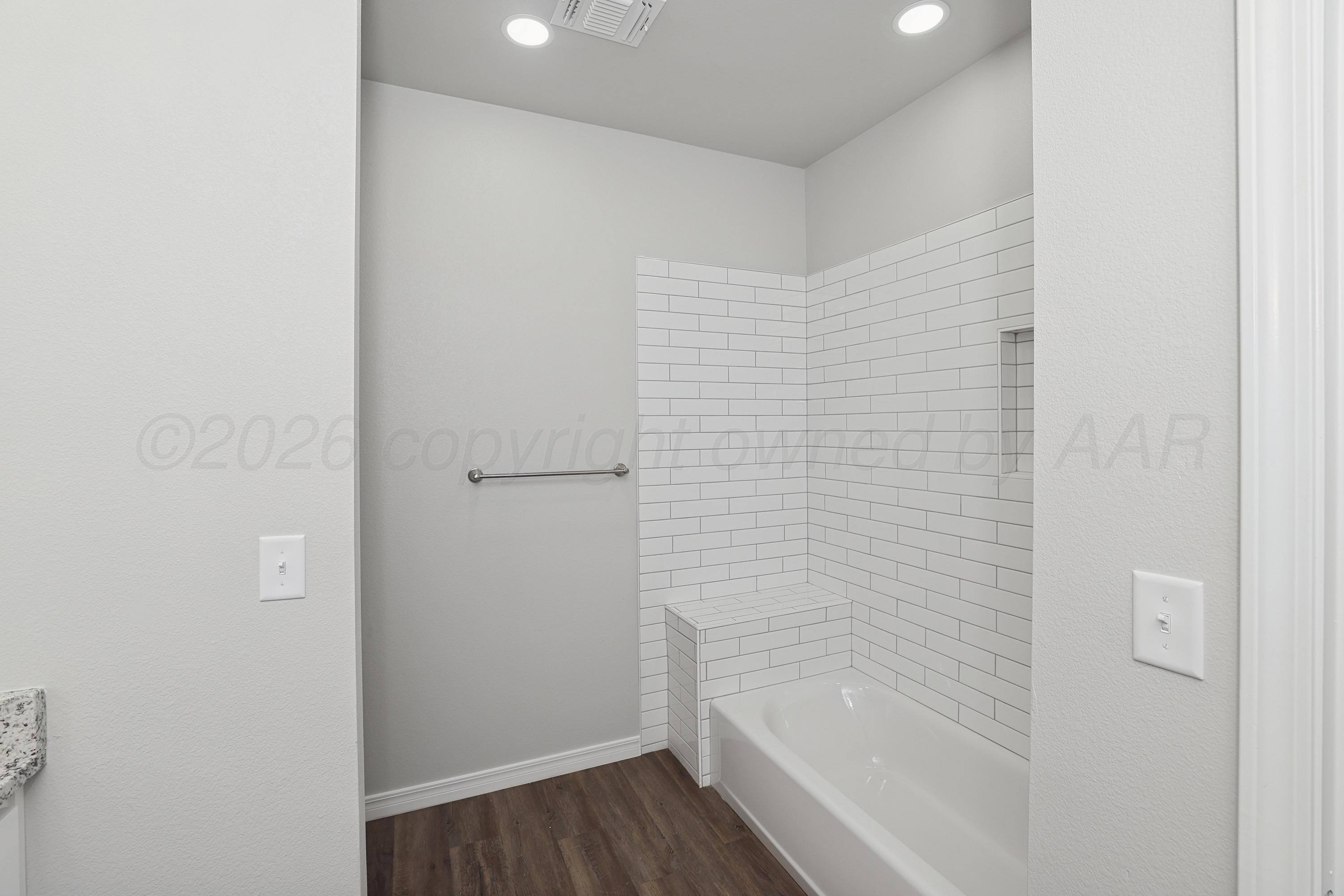900 W Maple Avenue Property Photo 14