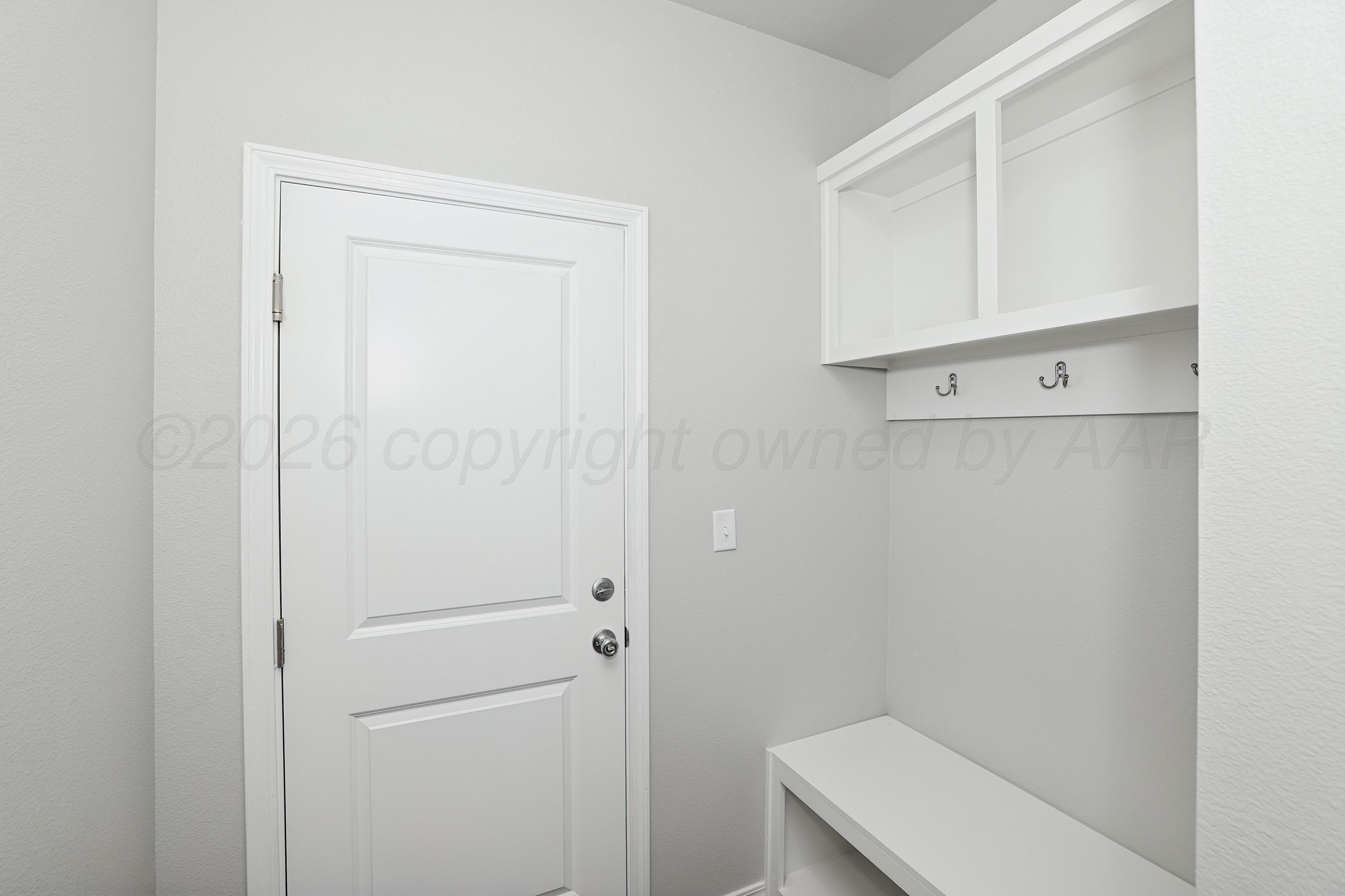 900 W Maple Avenue Property Photo 23