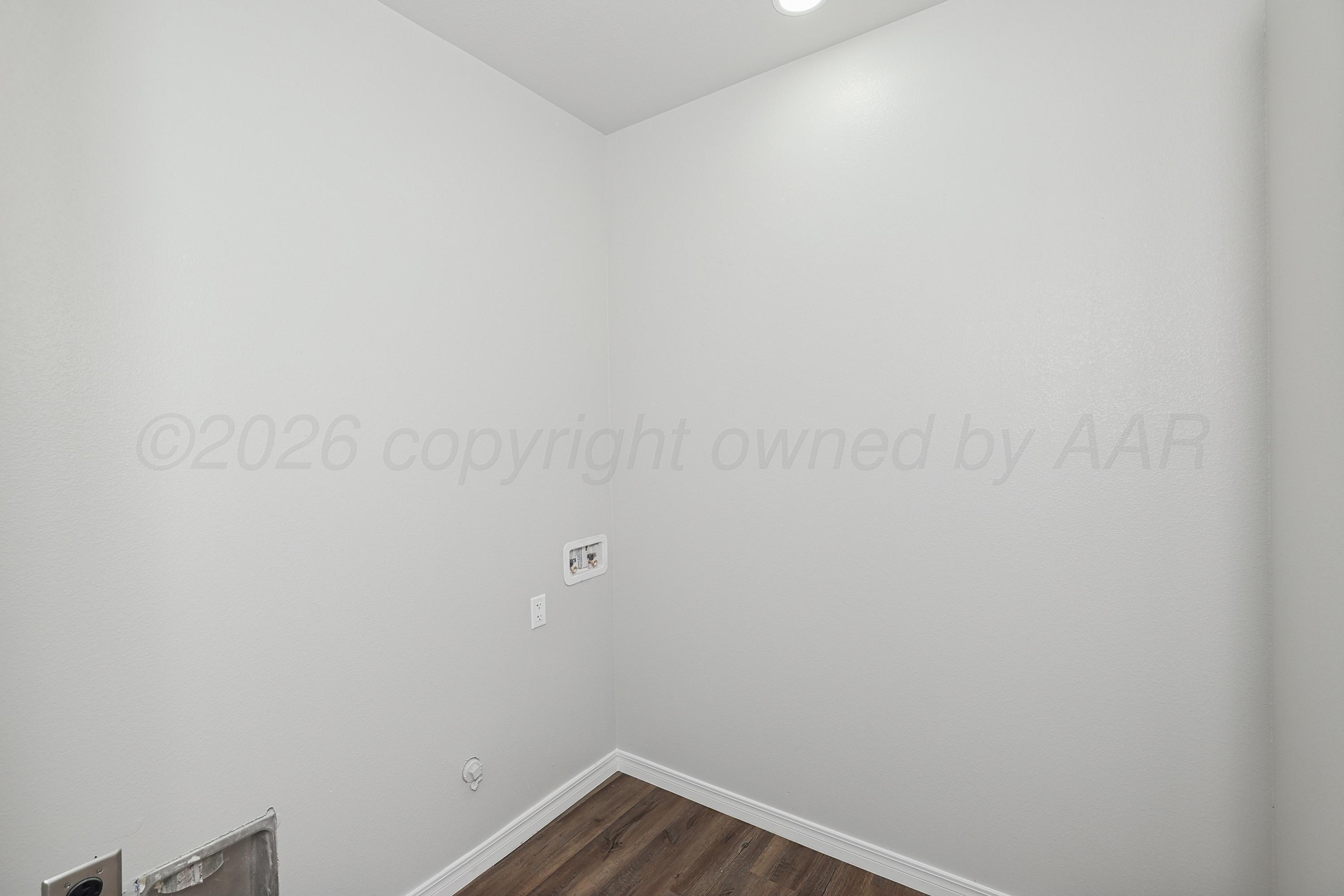 900 W Maple Avenue Property Photo 24