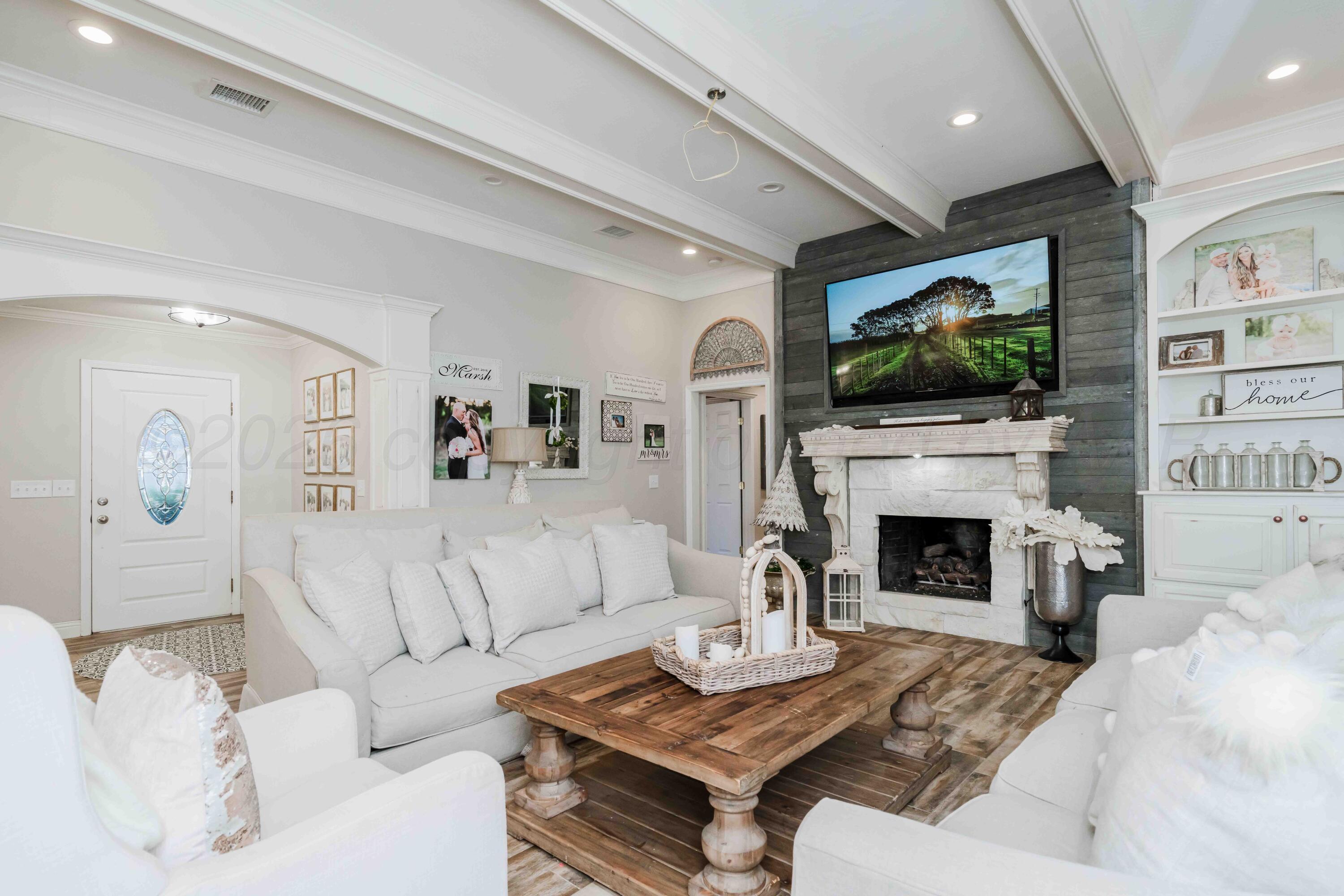 7406 Sleepy Hollow Boulevard Property Photo 3