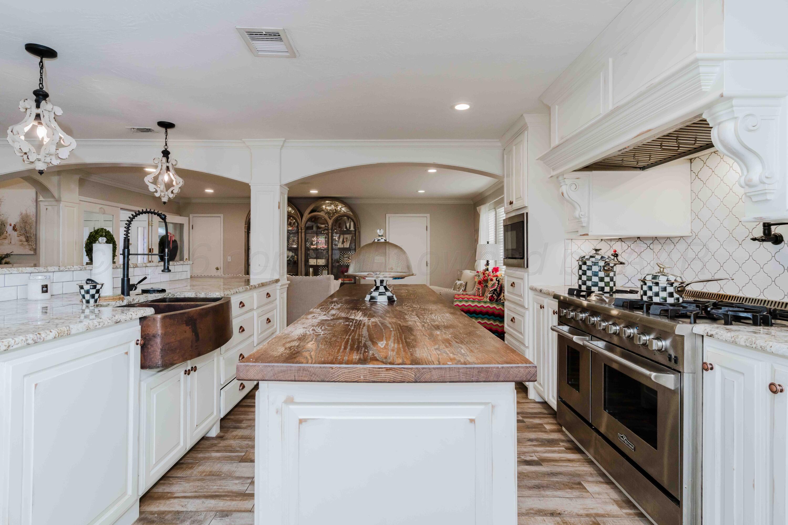 7406 Sleepy Hollow Boulevard Property Photo 11