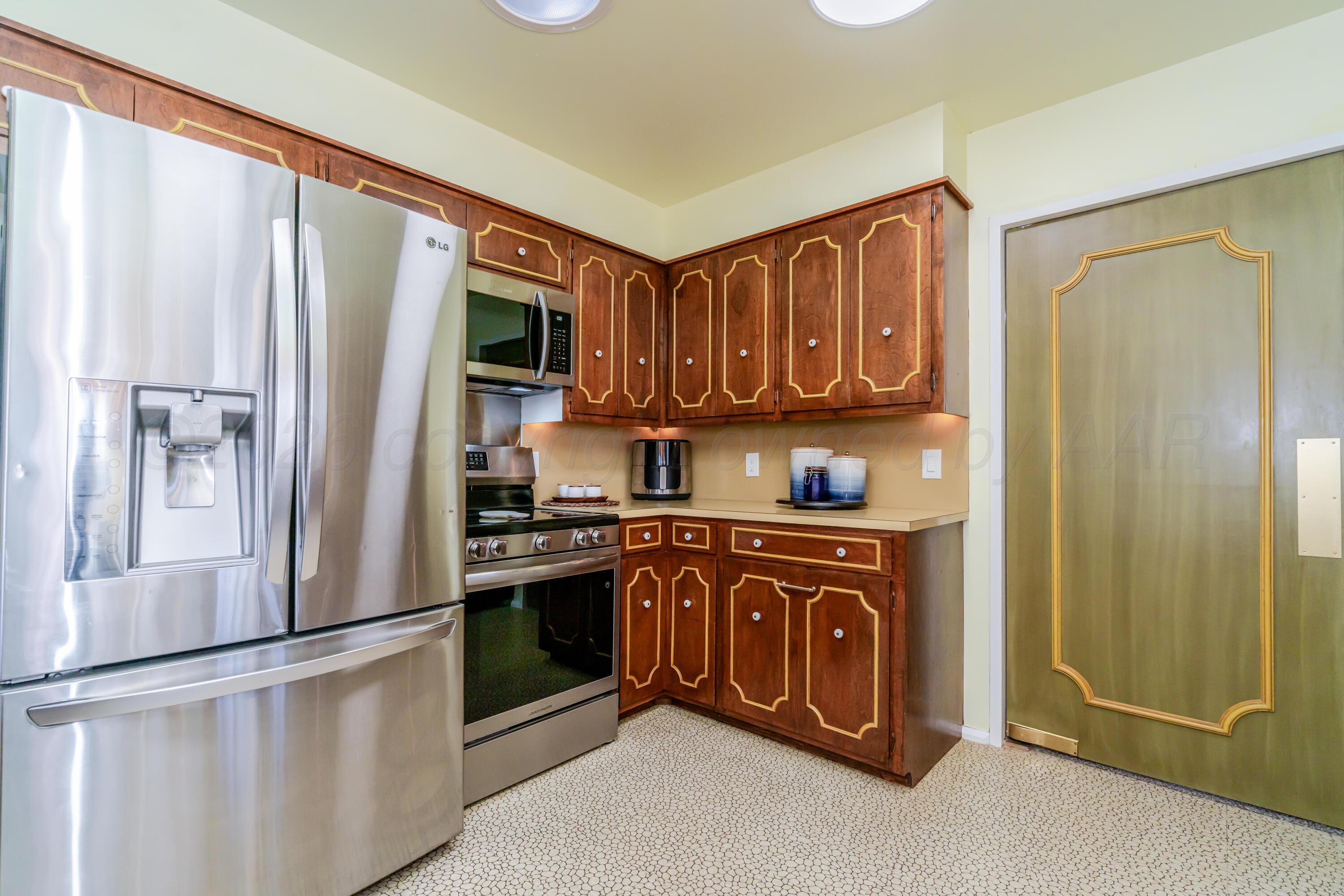 601 Cottage Street Property Photo 15
