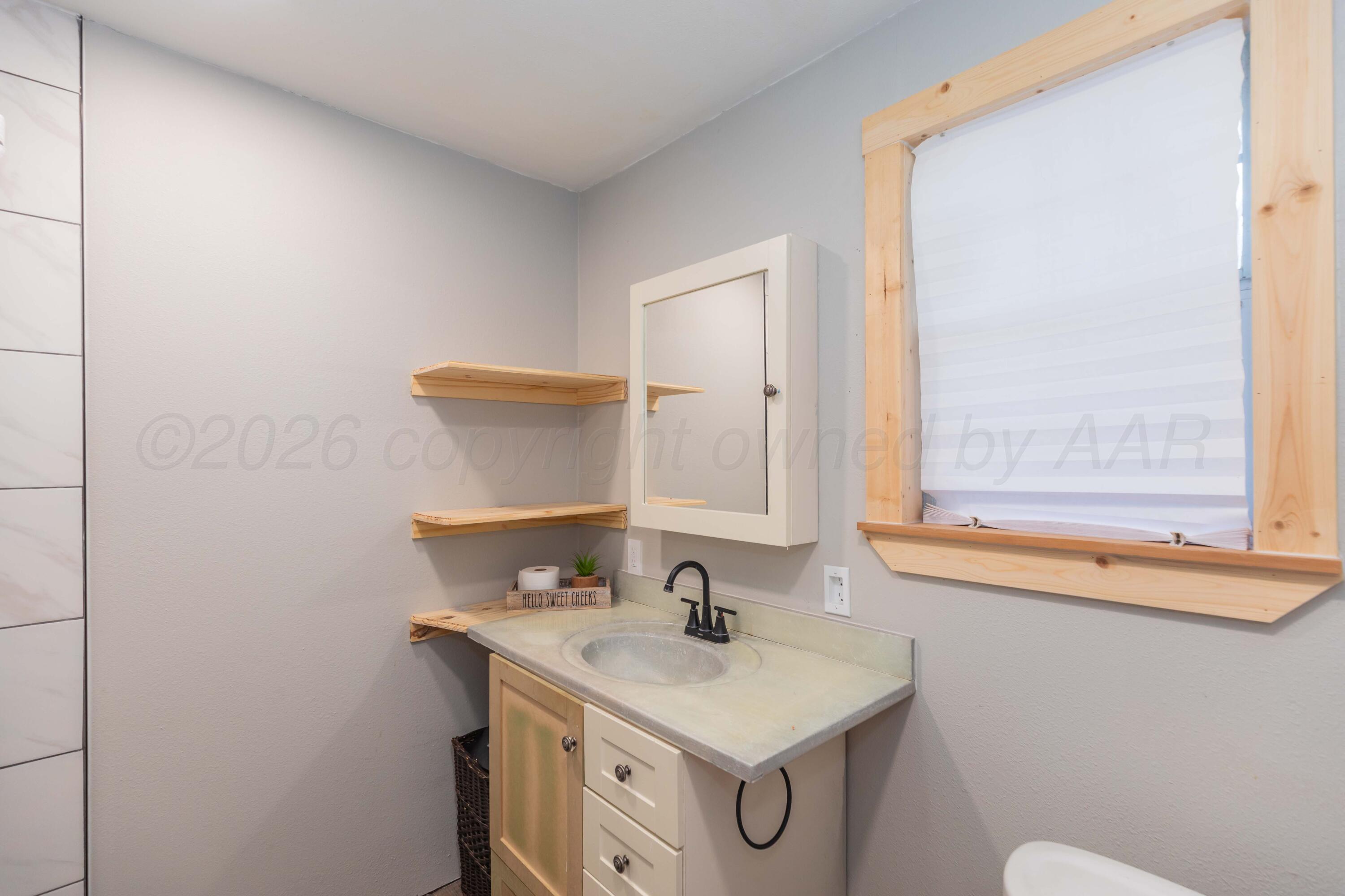 216 W 5th Street Property Photo 19