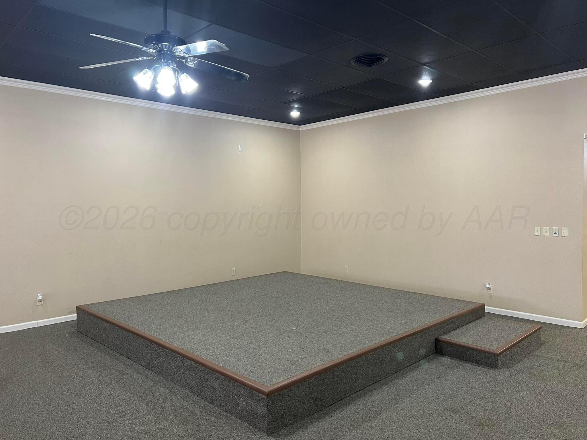 240 N Main Street Property Photo 6