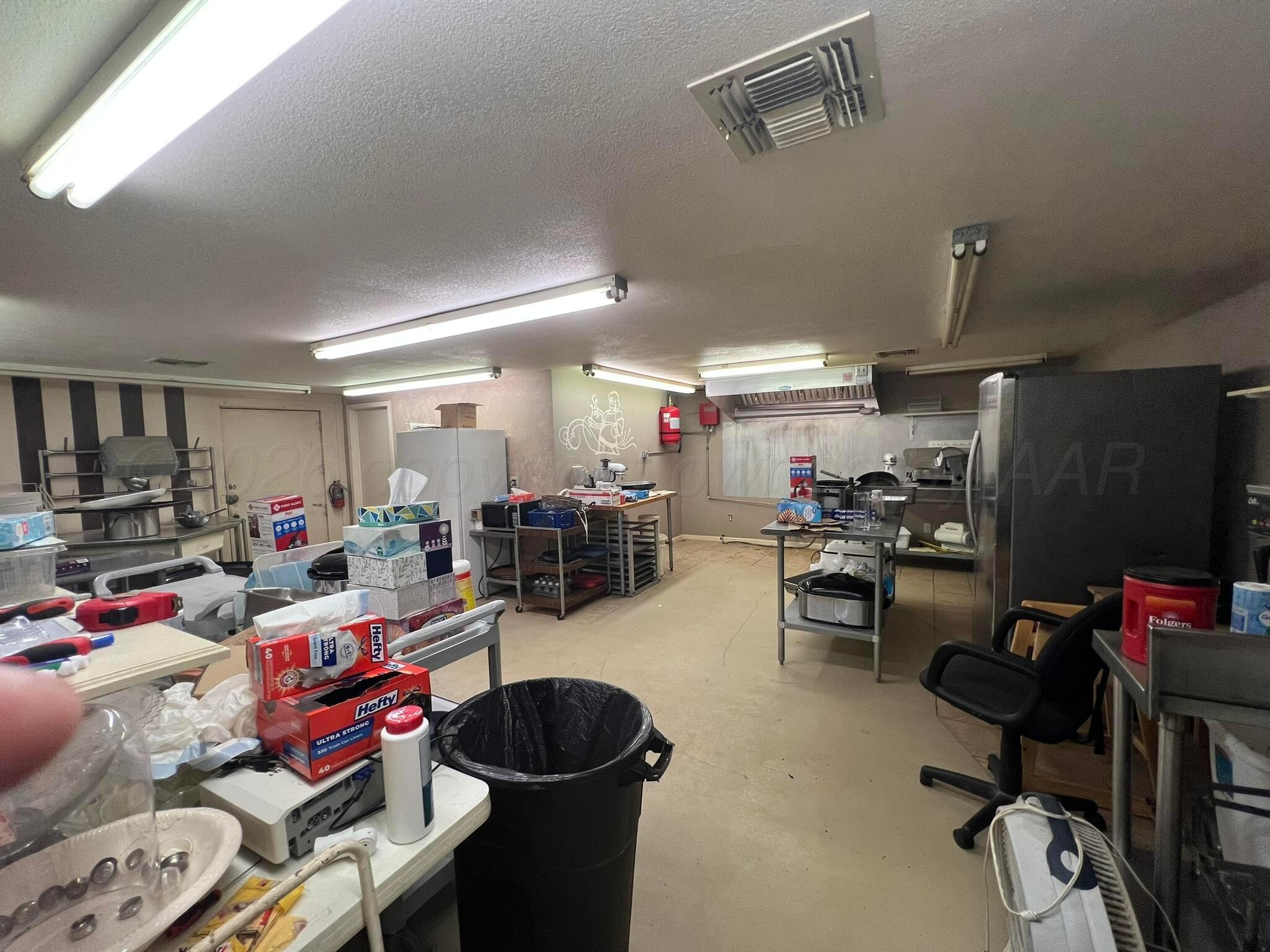 240 N Main Street Property Photo 8