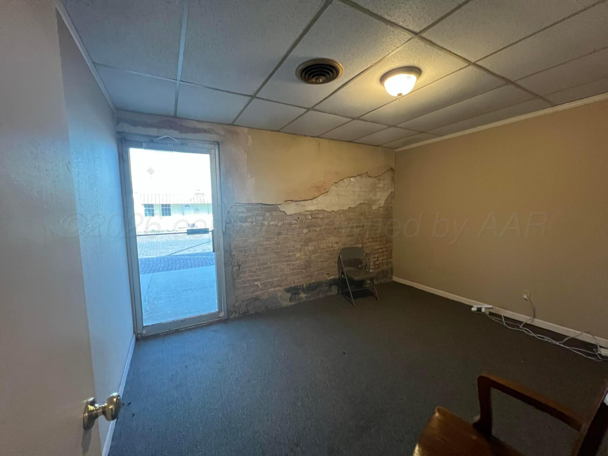 240 N Main Street Property Photo 17