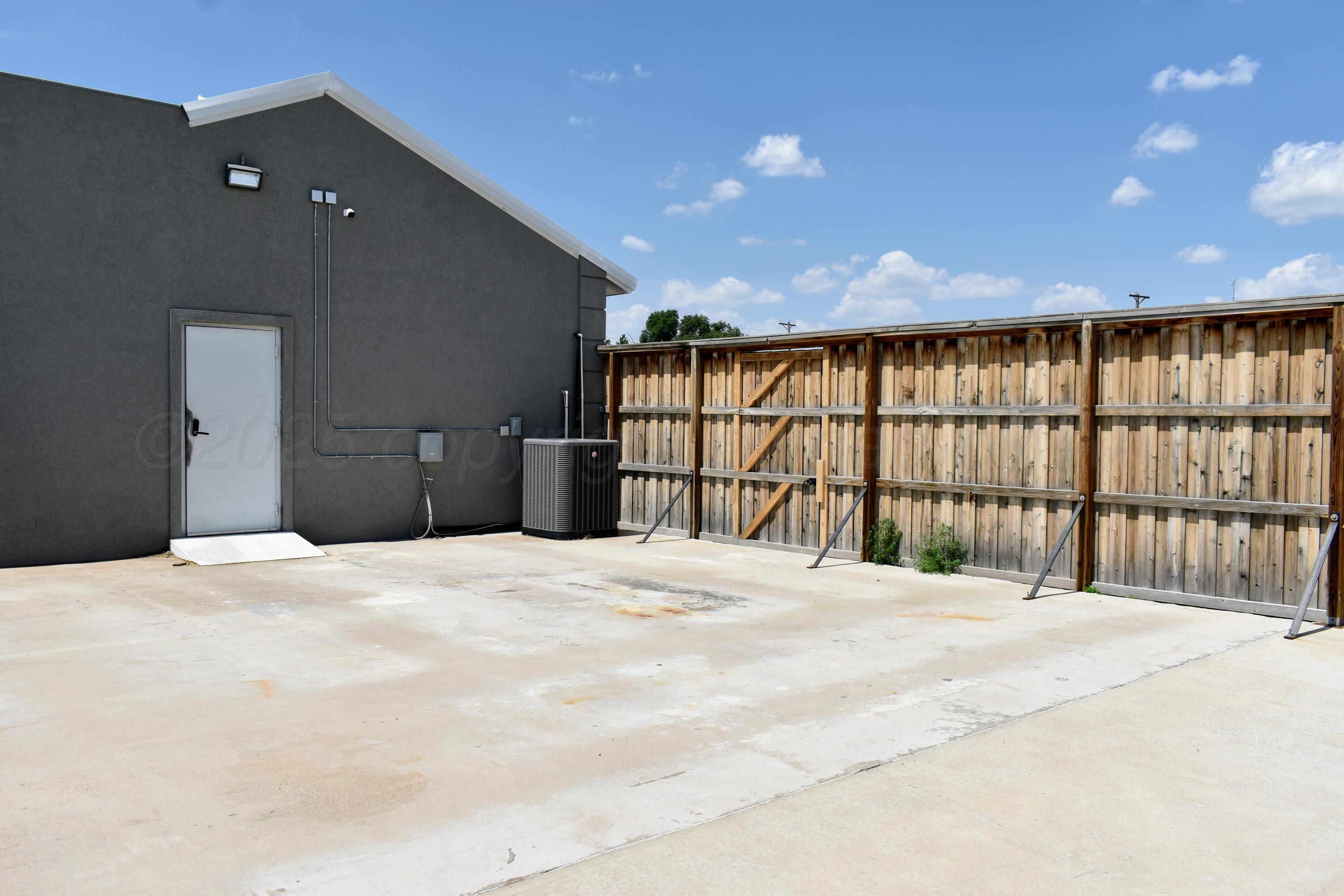 344 E 3rd Street Property Photo 18