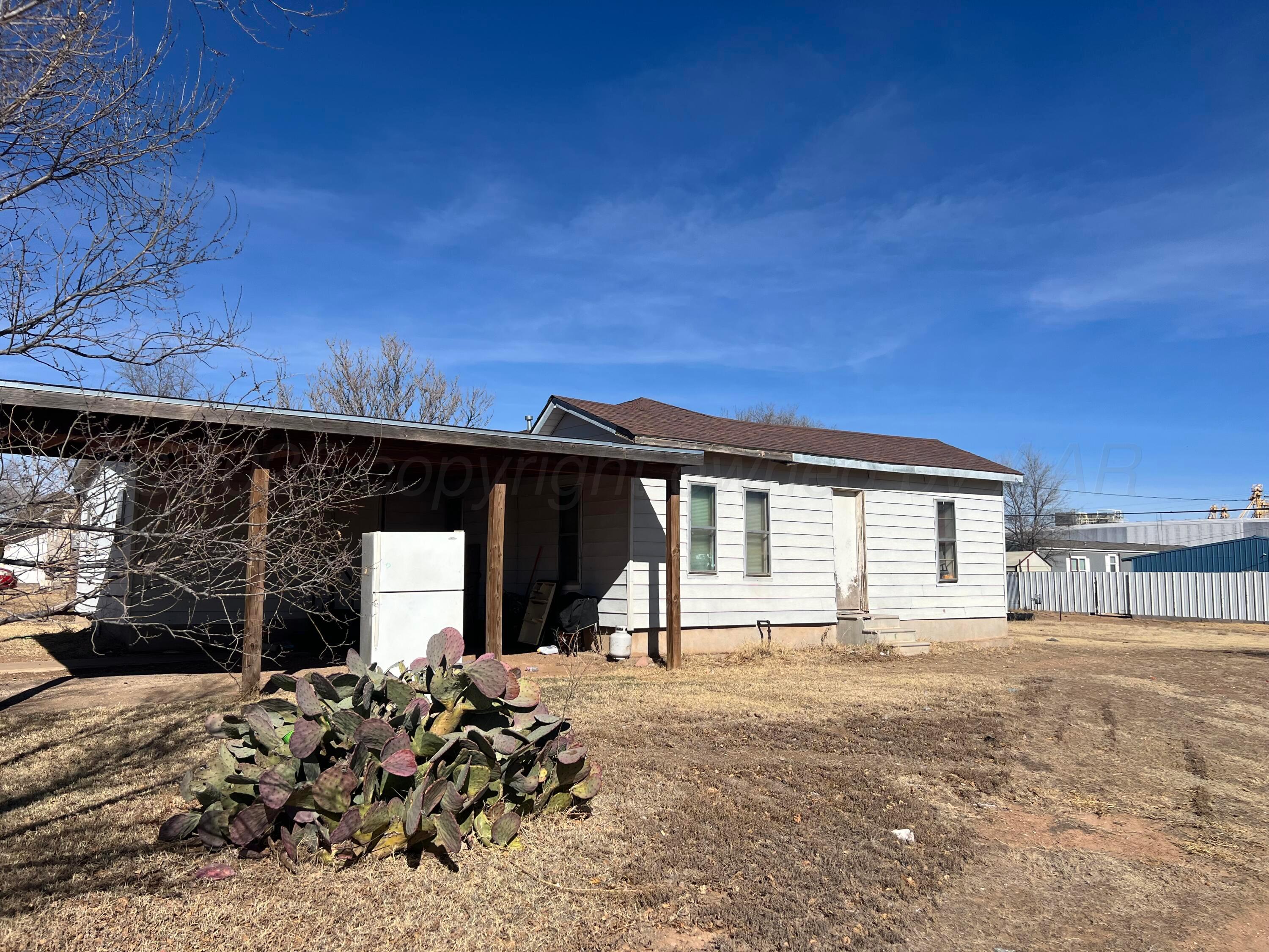 802 S Maple Avenue Property Photo 3