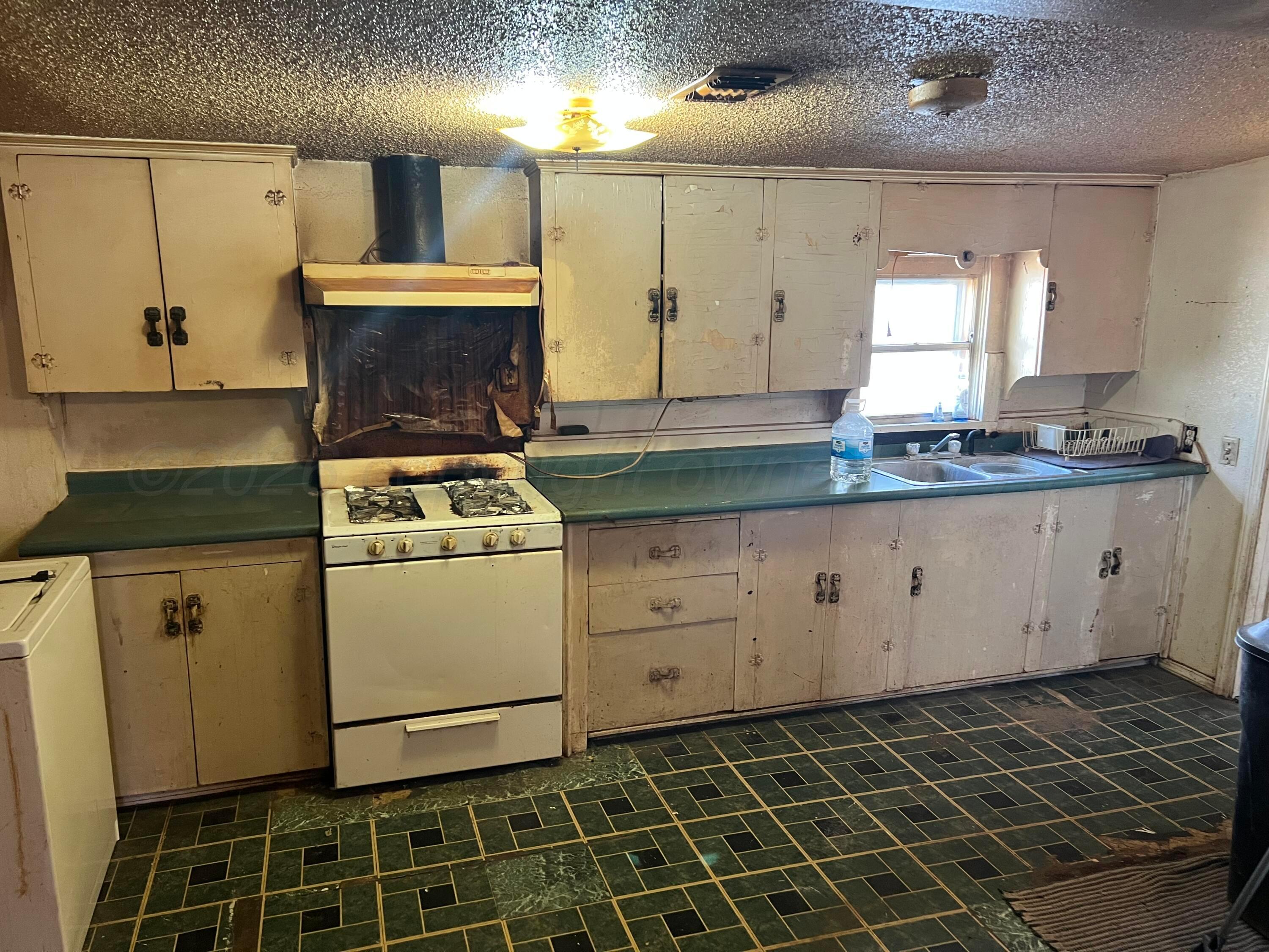 802 S Maple Avenue Property Photo 10
