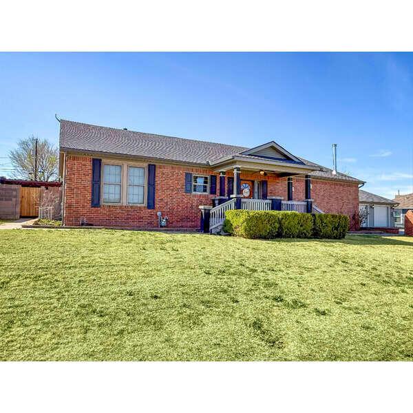933 Elmore Street Property Photo 1
