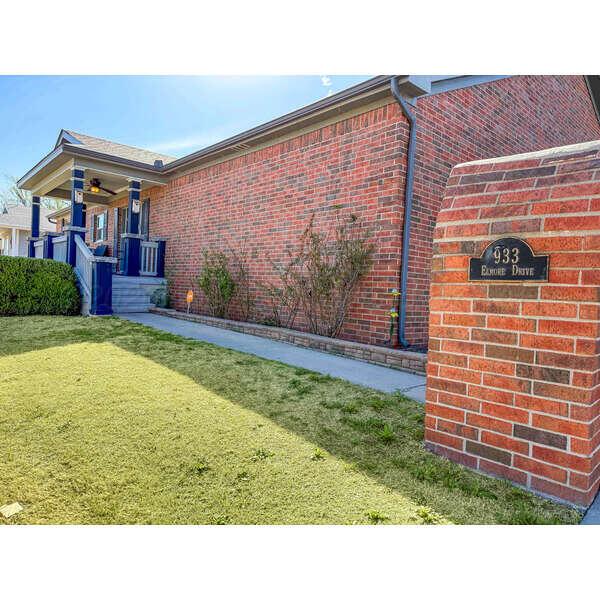 933 Elmore Street Property Photo 5