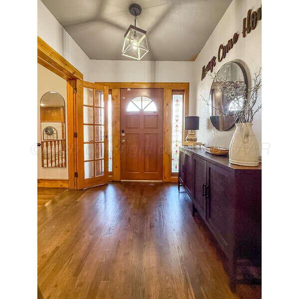 933 Elmore Street Property Photo 8