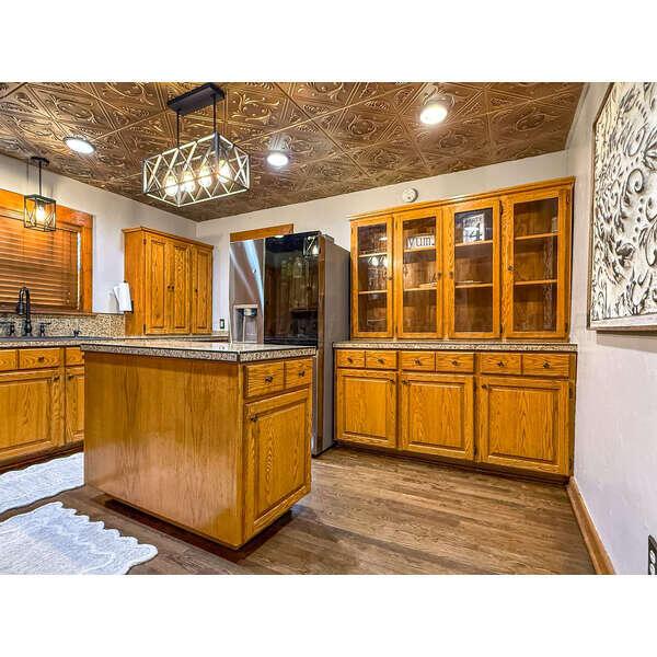 933 Elmore Street Property Photo 16