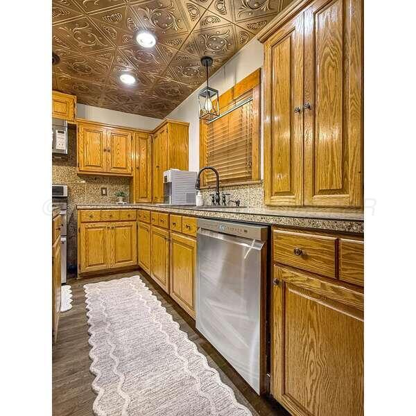 933 Elmore Street Property Photo 17