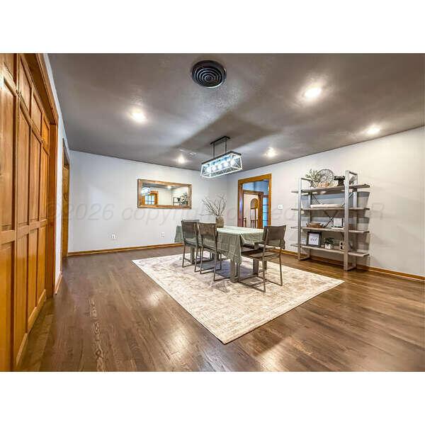 933 Elmore Street Property Photo 20