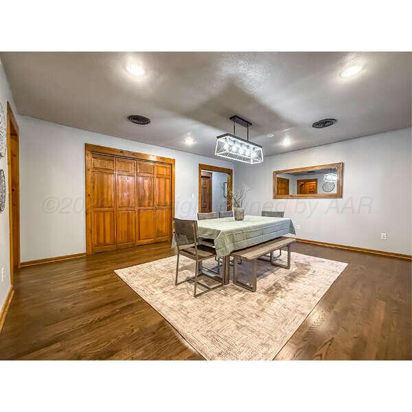 933 Elmore Street Property Photo 21