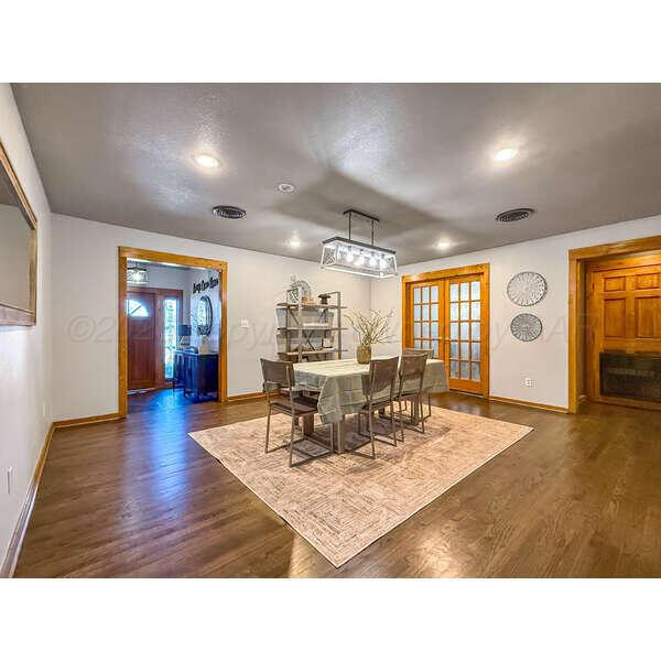 933 Elmore Street Property Photo 22
