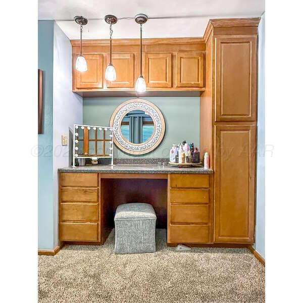 933 Elmore Street Property Photo 33