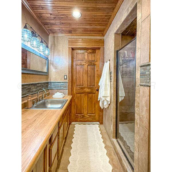 933 Elmore Street Property Photo 34