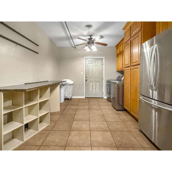 933 Elmore Street Property Photo 38