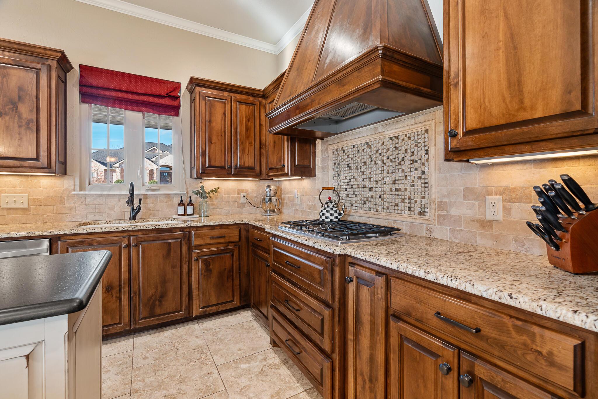 6 Crestway Court Property Photo 9