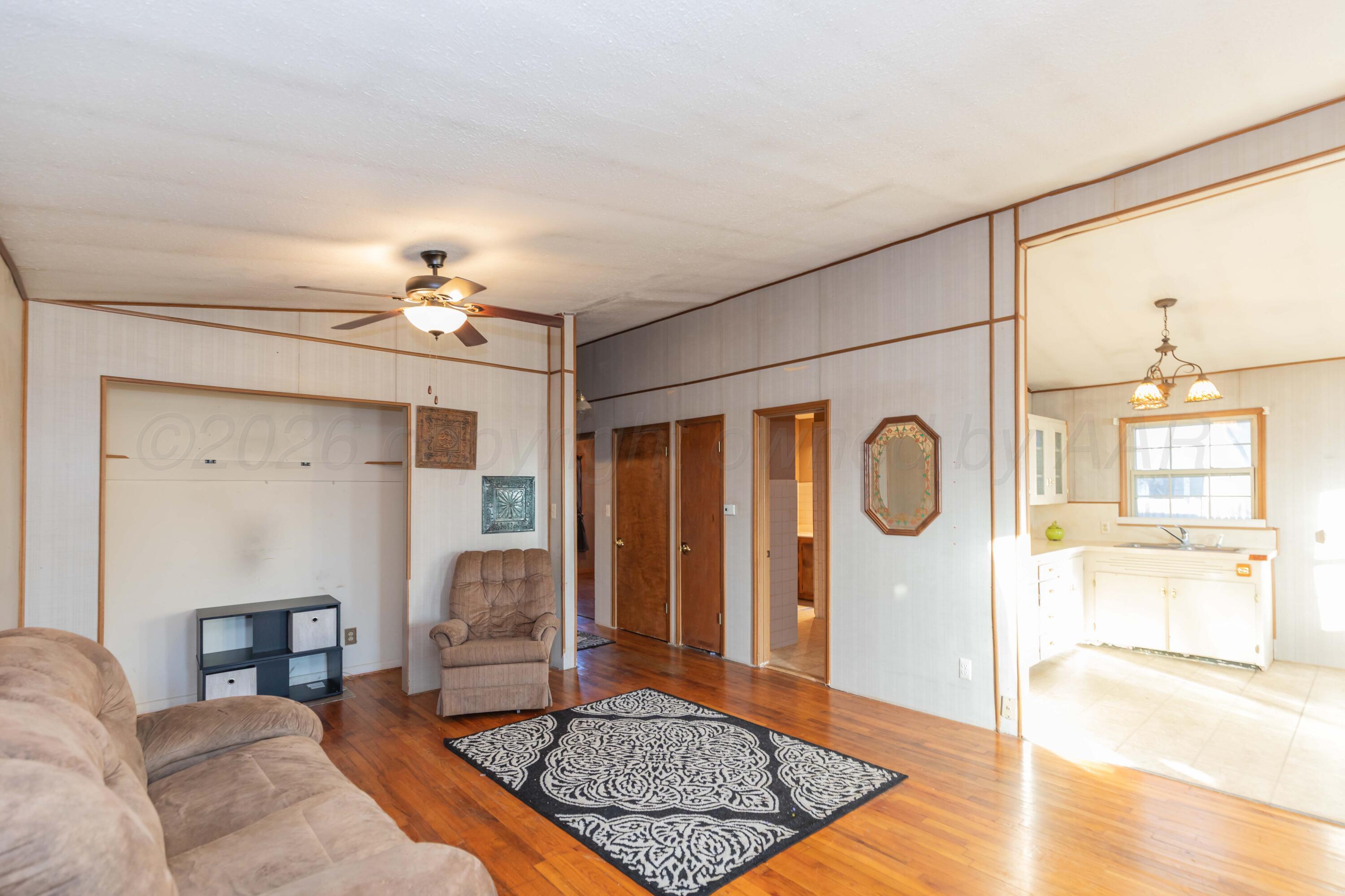 407 N Powell Street Property Photo 6