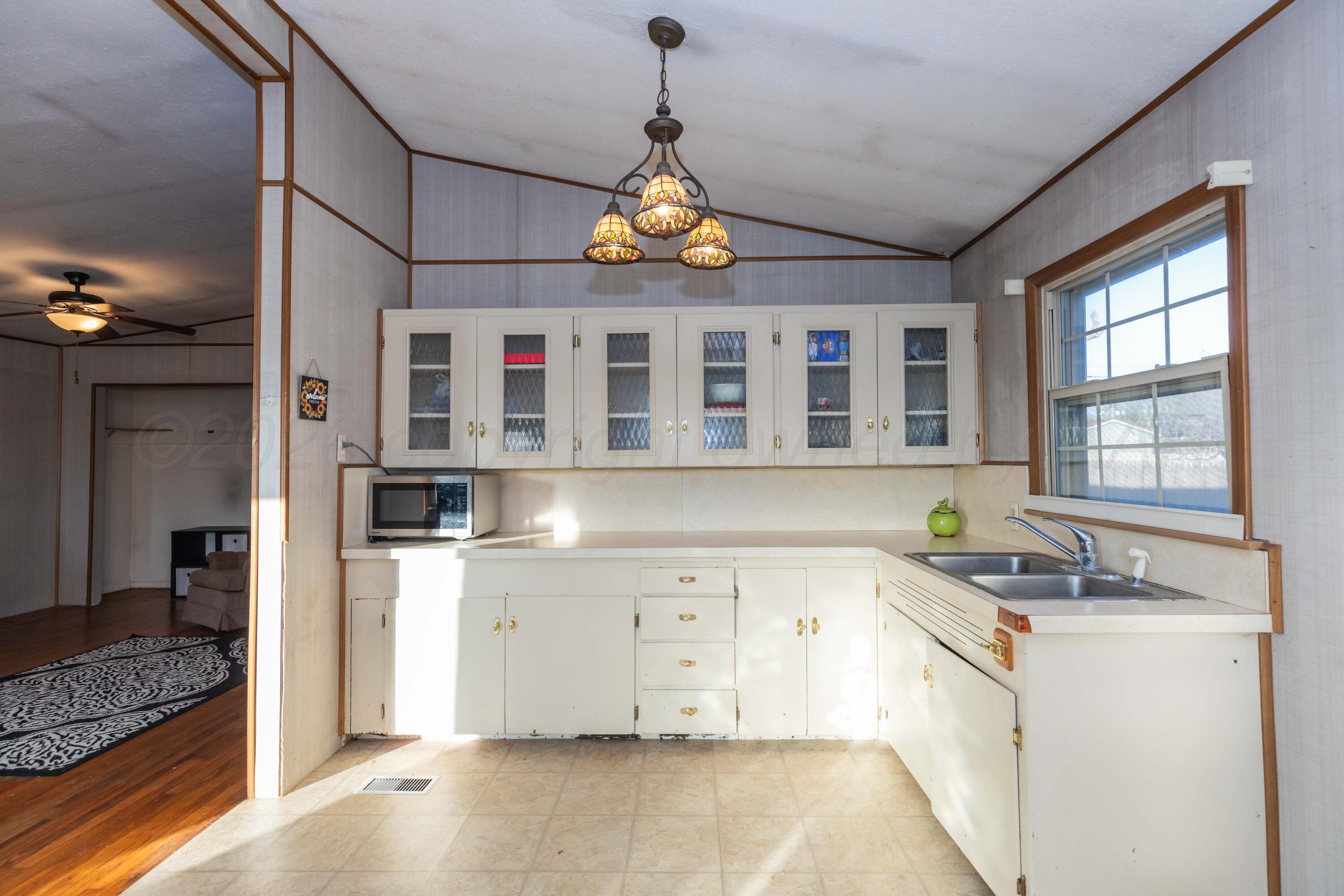 407 N Powell Street Property Photo 10