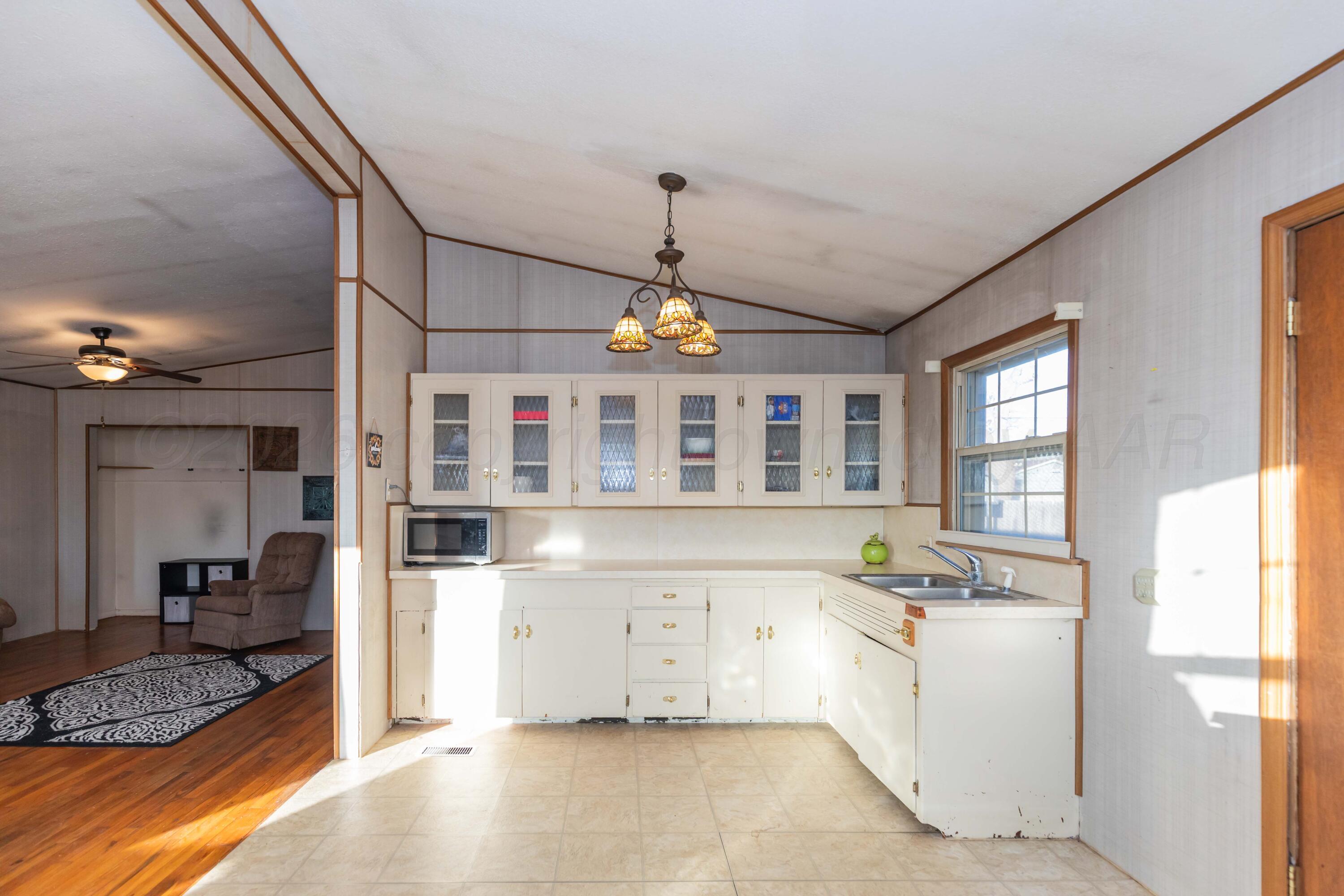 407 N Powell Street Property Photo 13
