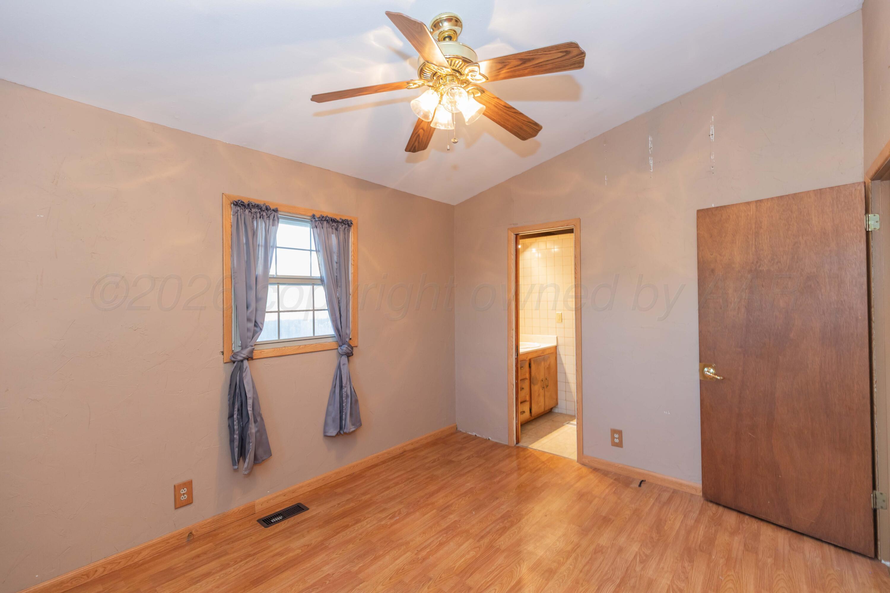 407 N Powell Street Property Photo 15