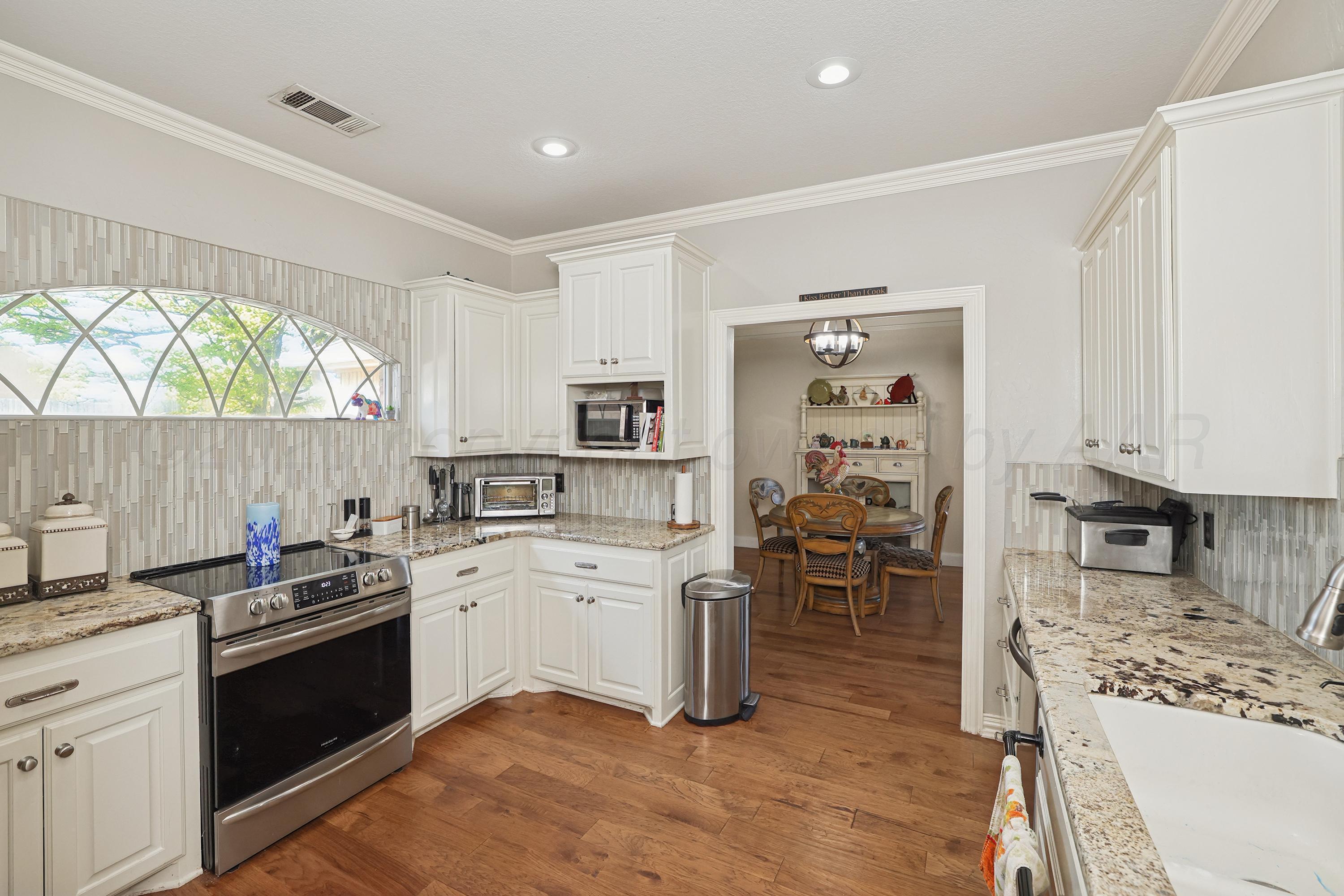 17250 Valley Lake Drive Property Photo 15