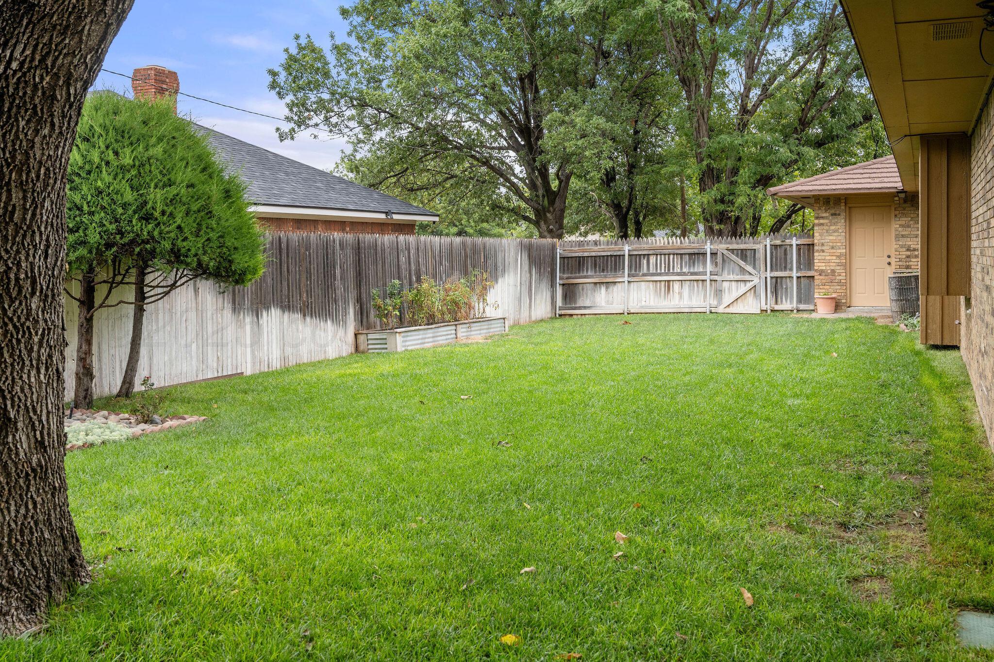 2343 N Chestnut Drive Property Photo 73