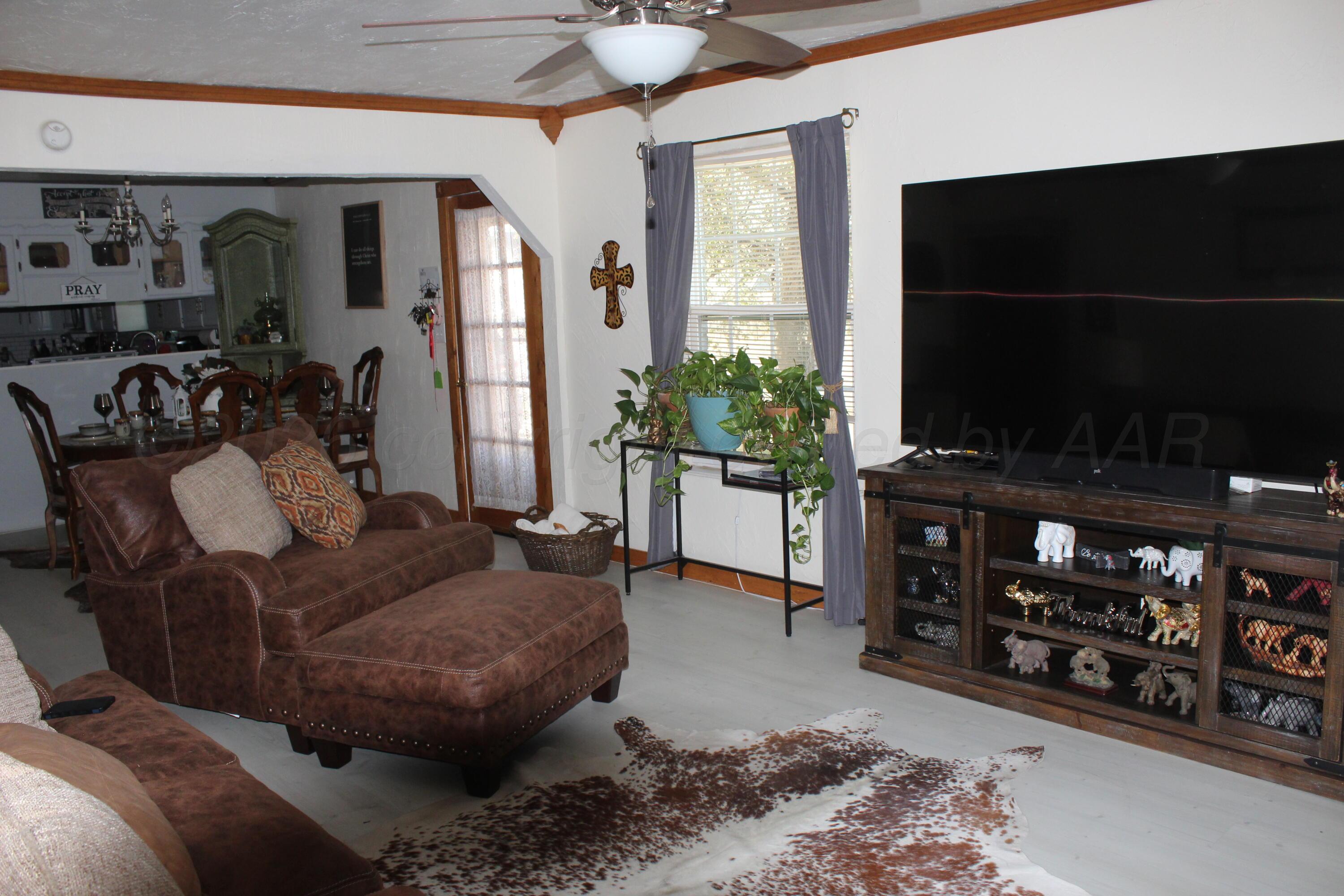 523 Blevins Street Property Photo 3