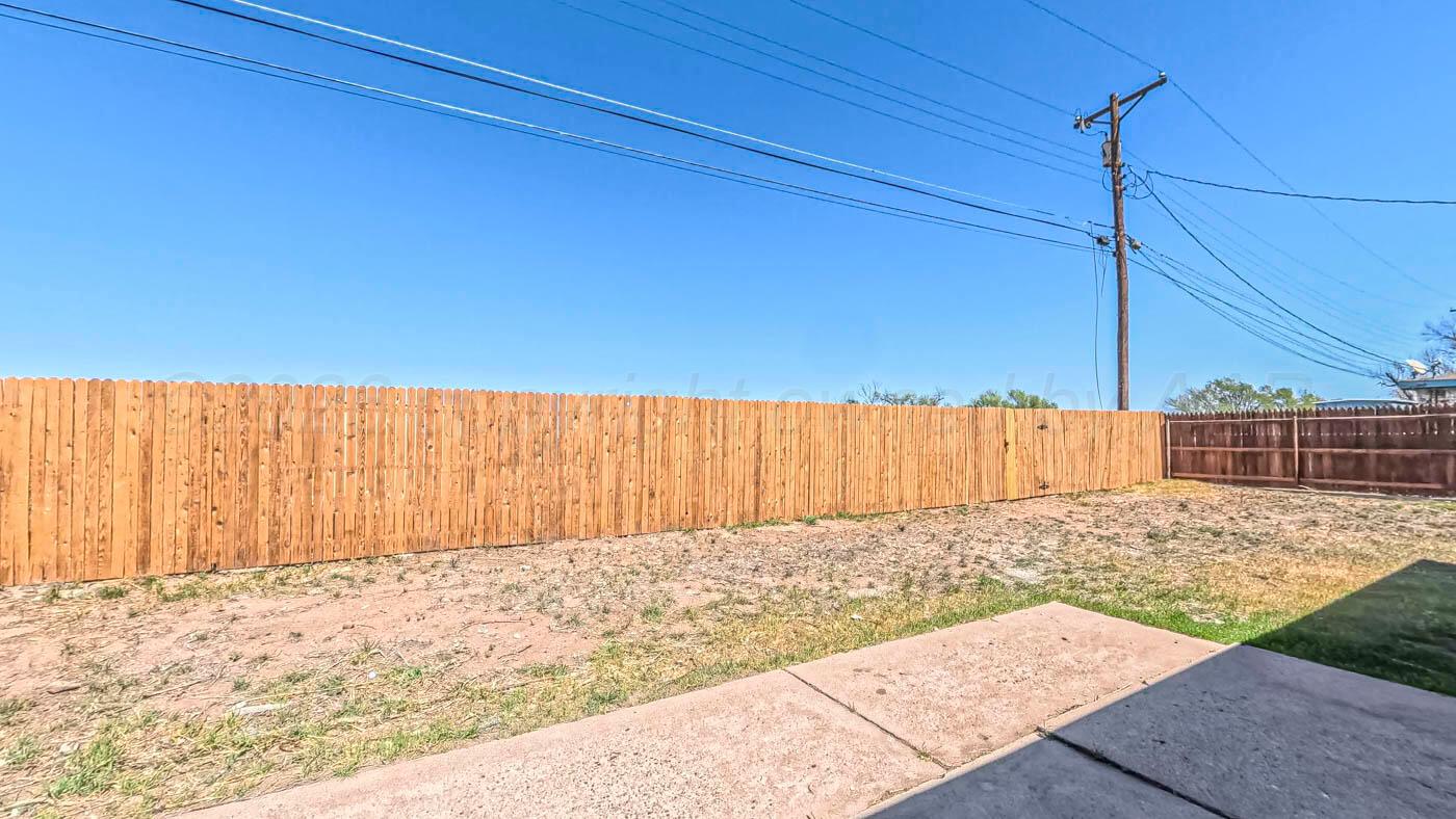 948 Harrington Street Property Photo 4