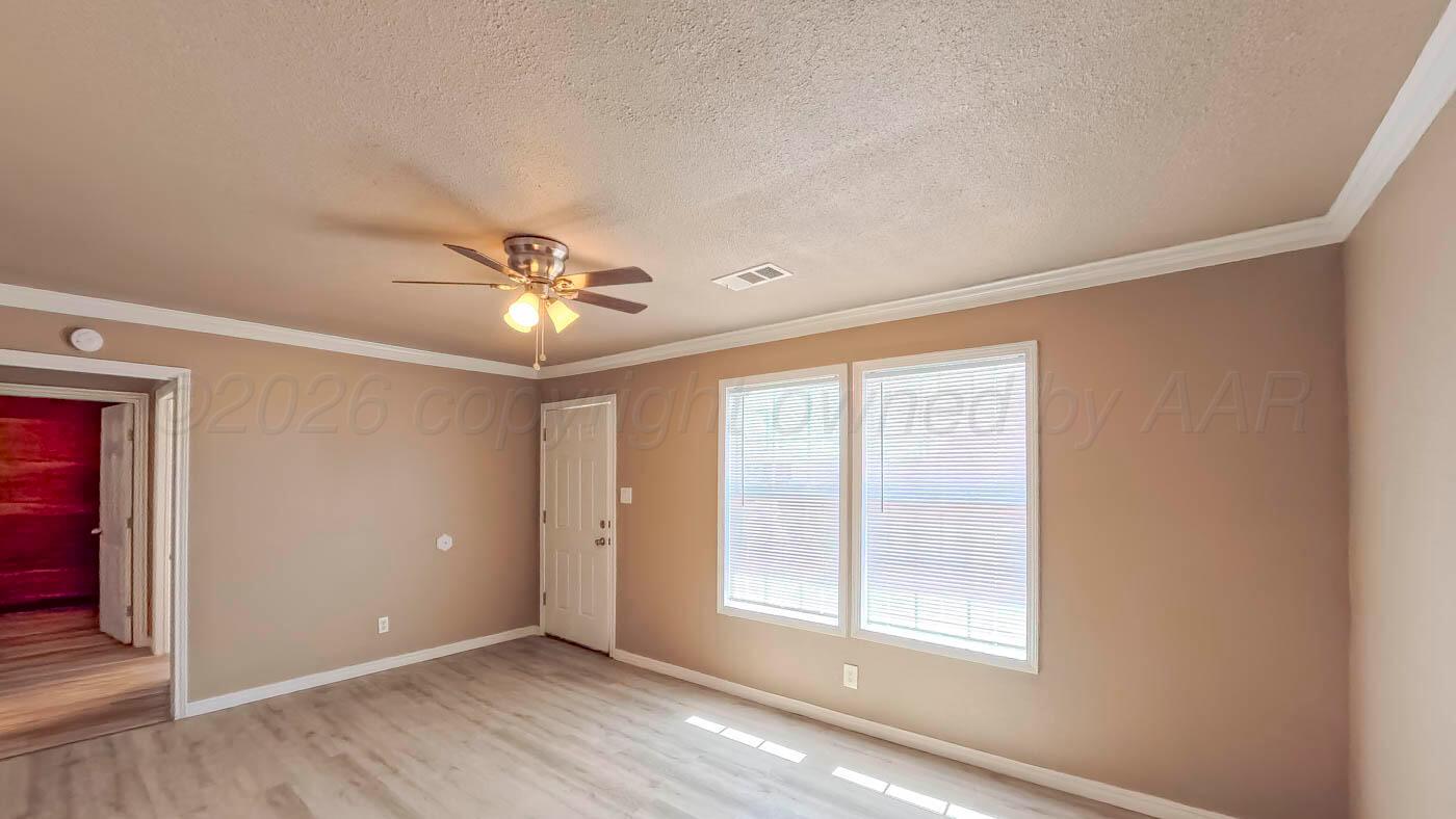 948 Harrington Street Property Photo 6